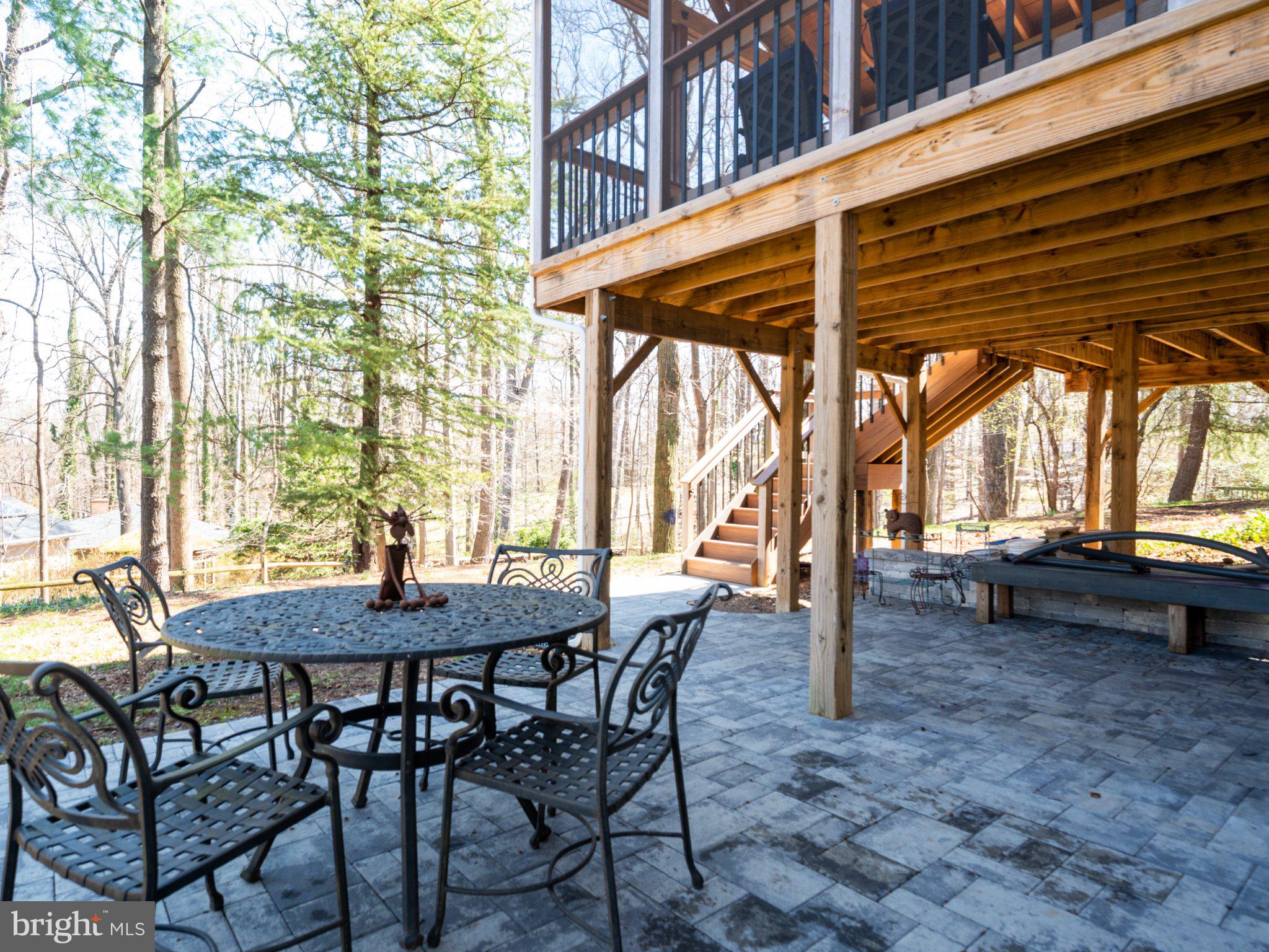 TALL OAKS - Residential