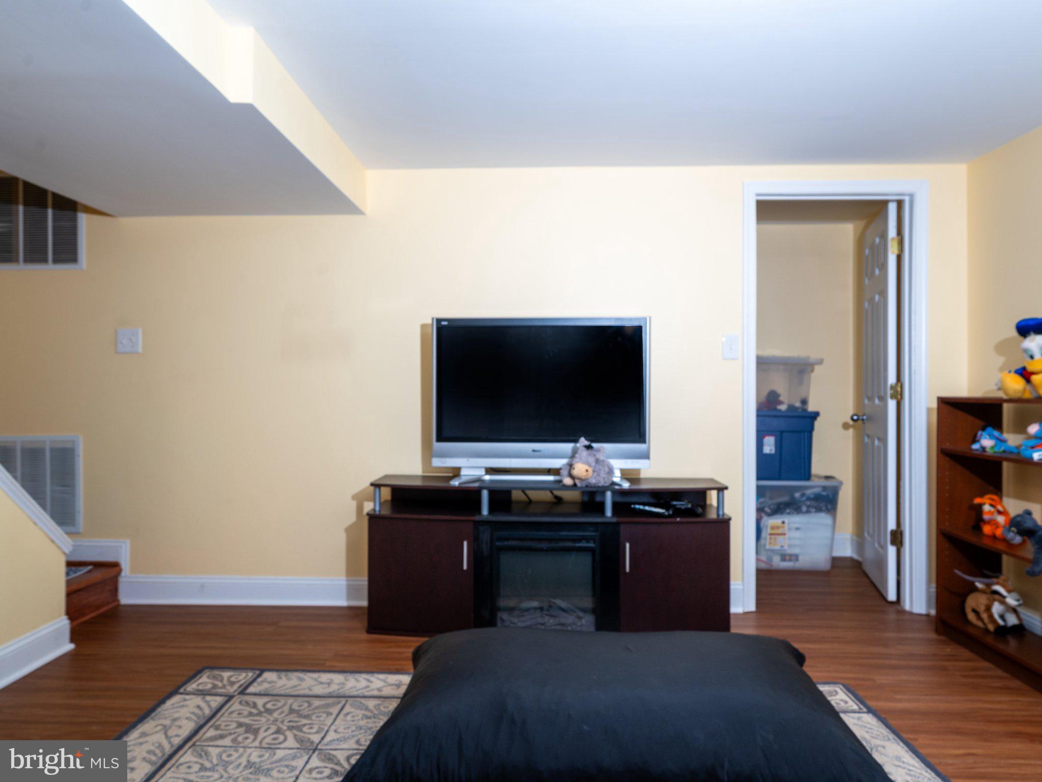 TALL OAKS - Residential