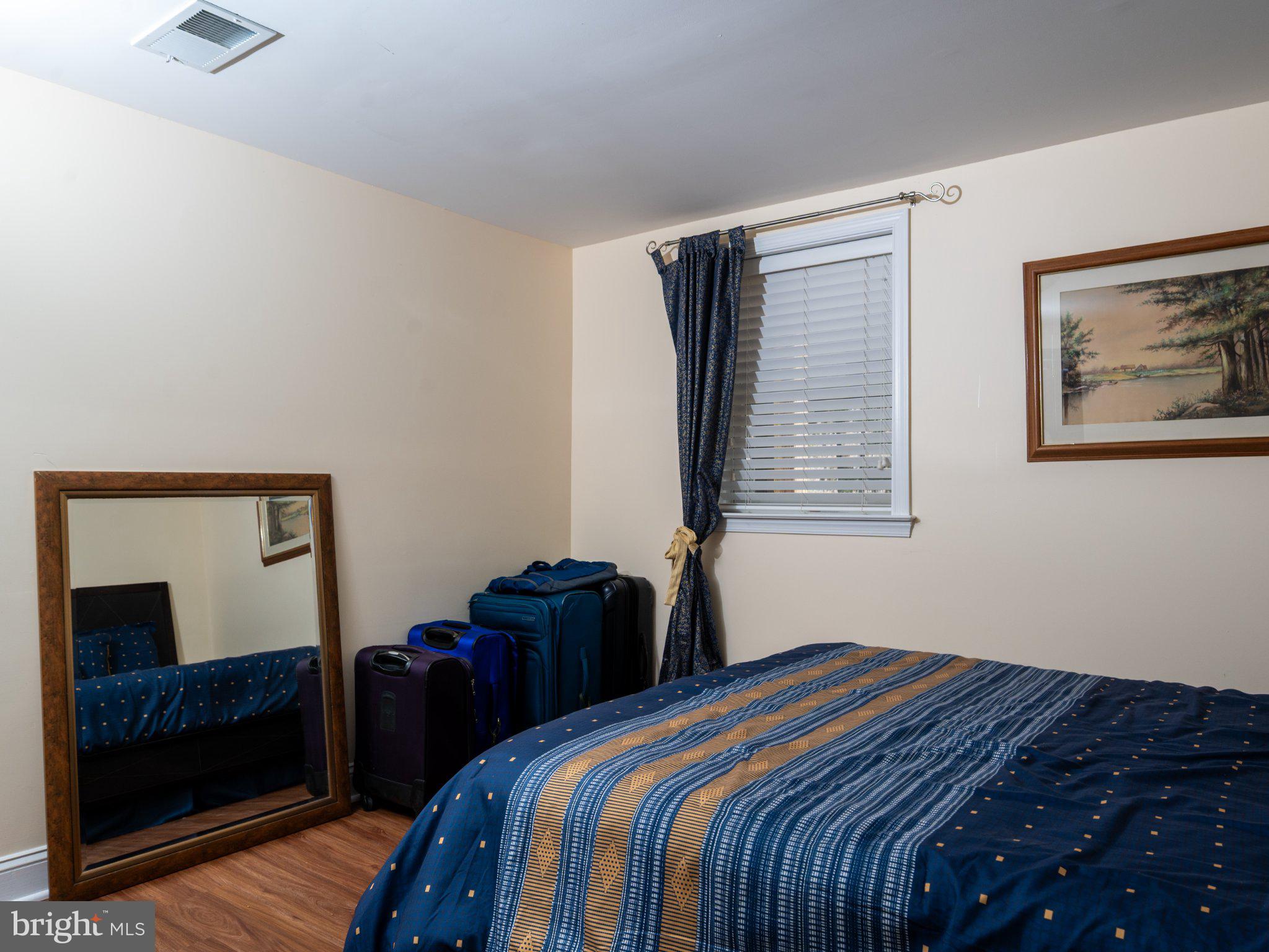 TALL OAKS - Residential