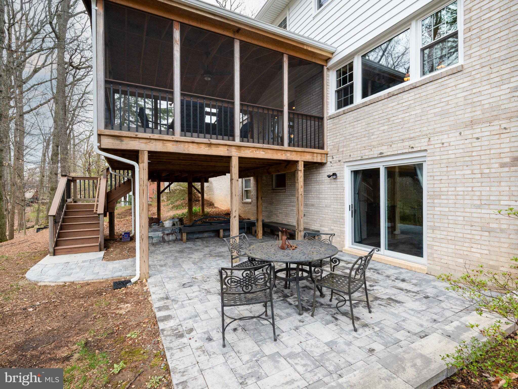 TALL OAKS - Residential