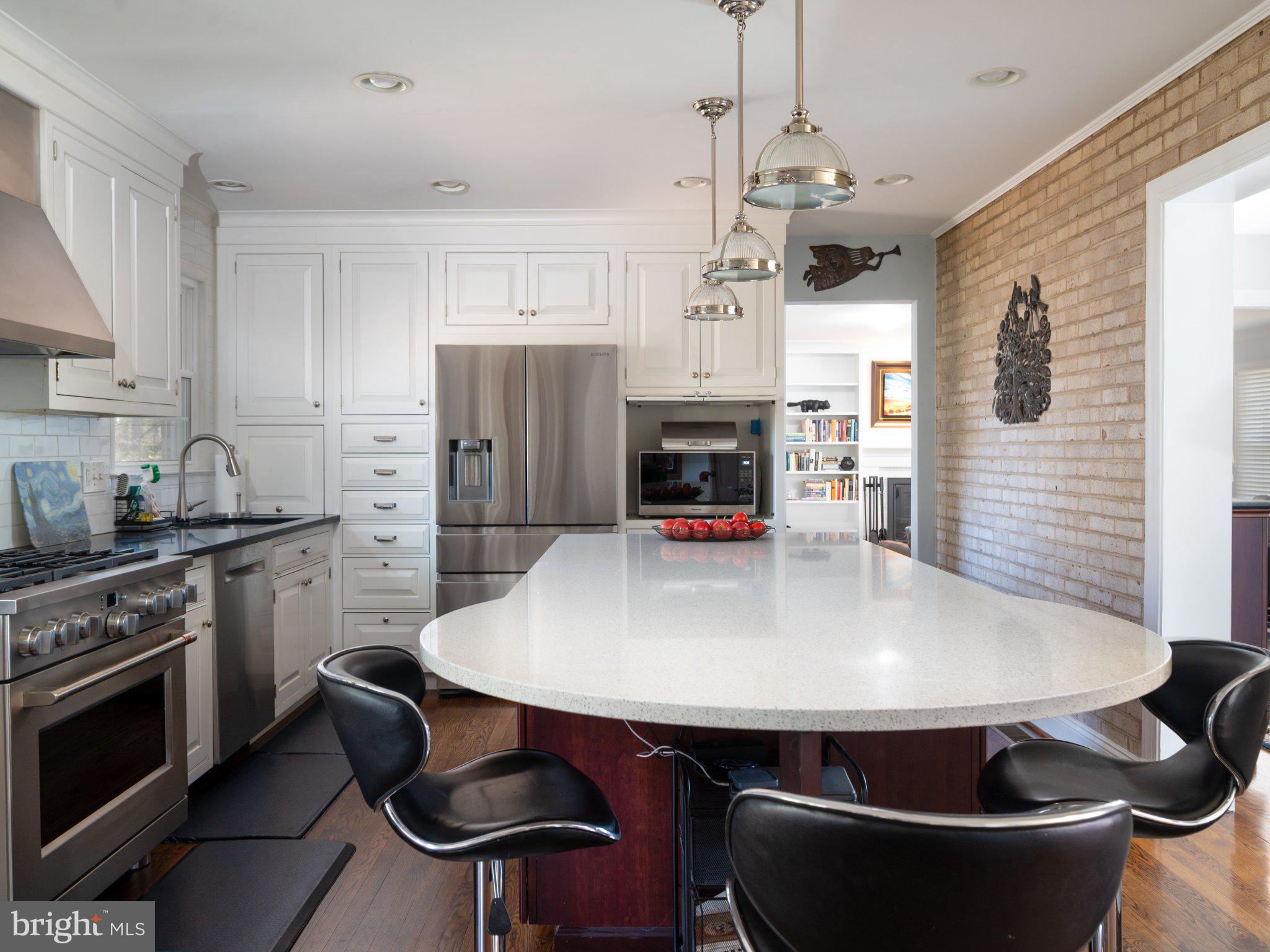 TALL OAKS - Residential