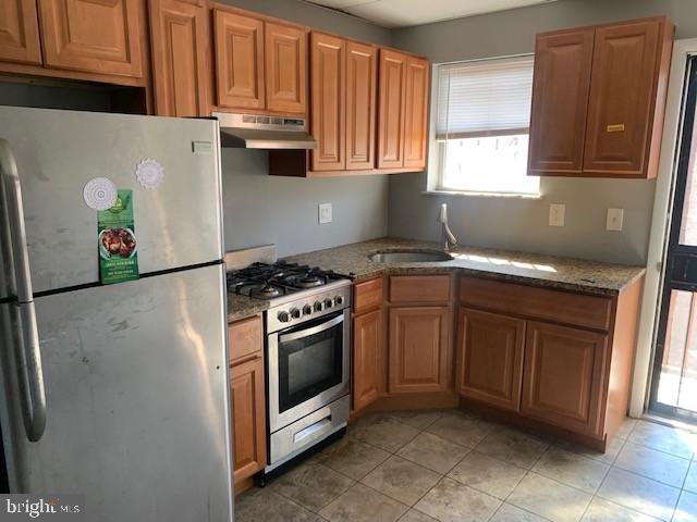 Located at 3532 Wharton Street in the Grays Ferry section of Philadelphia, we have a spacious apartment available NOW. Renovated last year; this second-floor unit has one bedroom and one full bath. Carpeting has been installed throughout the bedroom and living room area. The bathroom has a tub and is nicely tiled giving the space a stylish and modern look. The kitchen boasts marble countertops, stainless steel gas stove, a full-size refrigerator, and ample cabinet space. Public transportation is easily accessible. Easy access to 76. Pets negotiable. Tenant pays all utilities.
