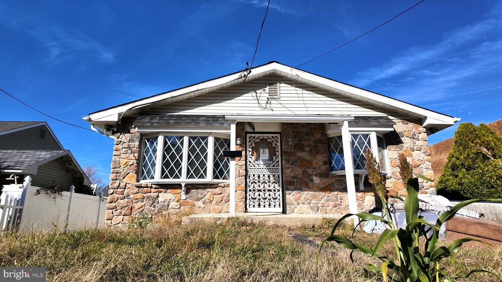 Photo of 2452 Linconia Avenue, FEASTERVILLE TREVOSE, PA 19053 (MLS # PABU2111904)