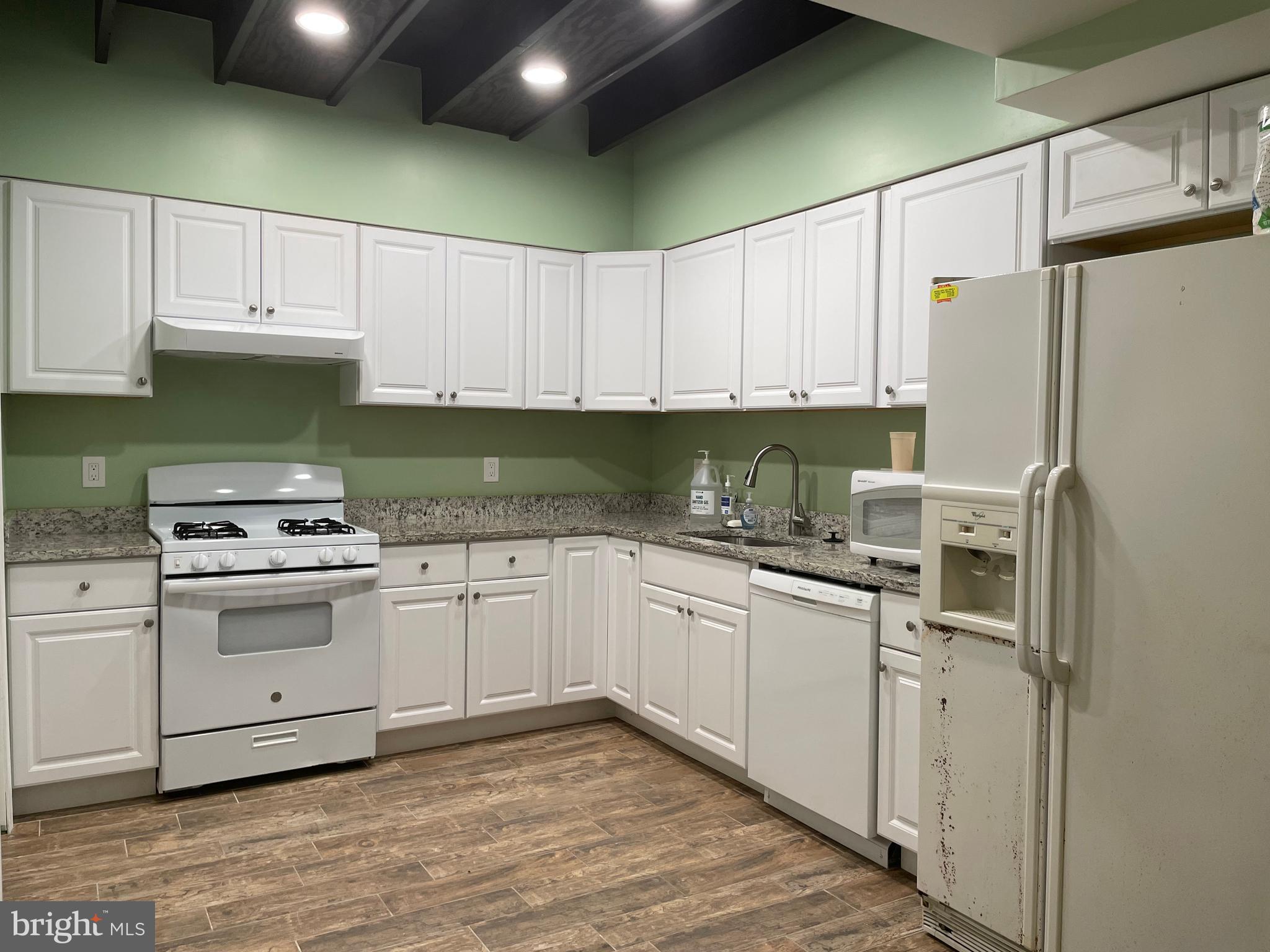 GREENSPRING - Residential Lease