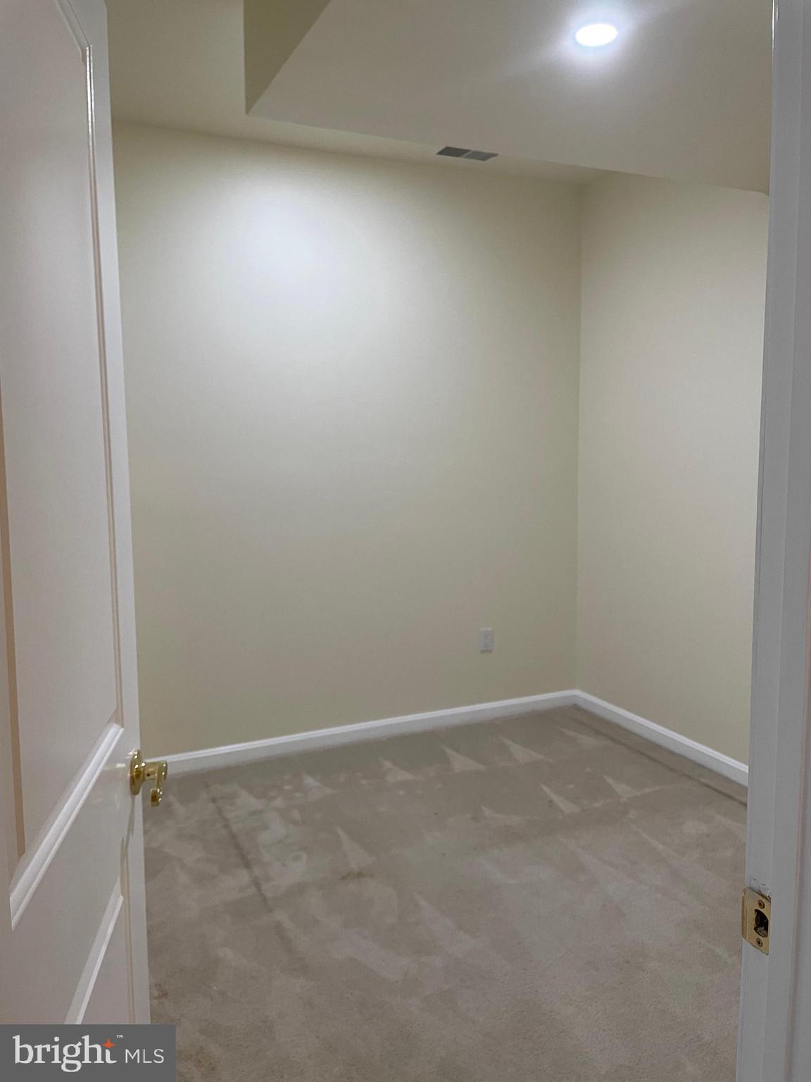 GREENSPRING - Residential Lease