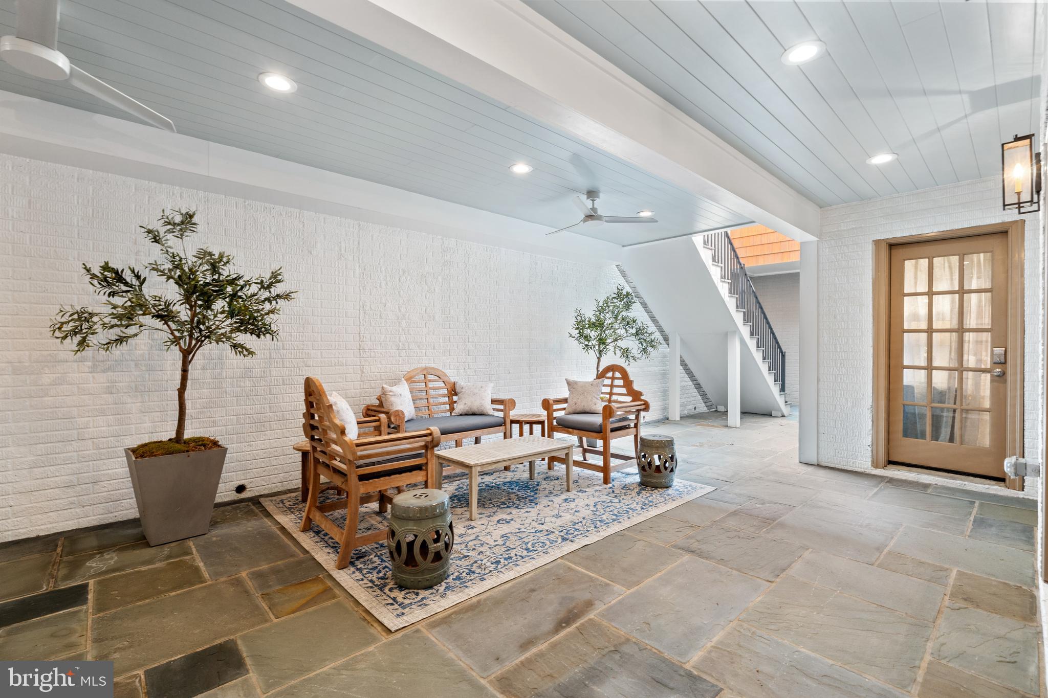 MOUNT IDA - Residential