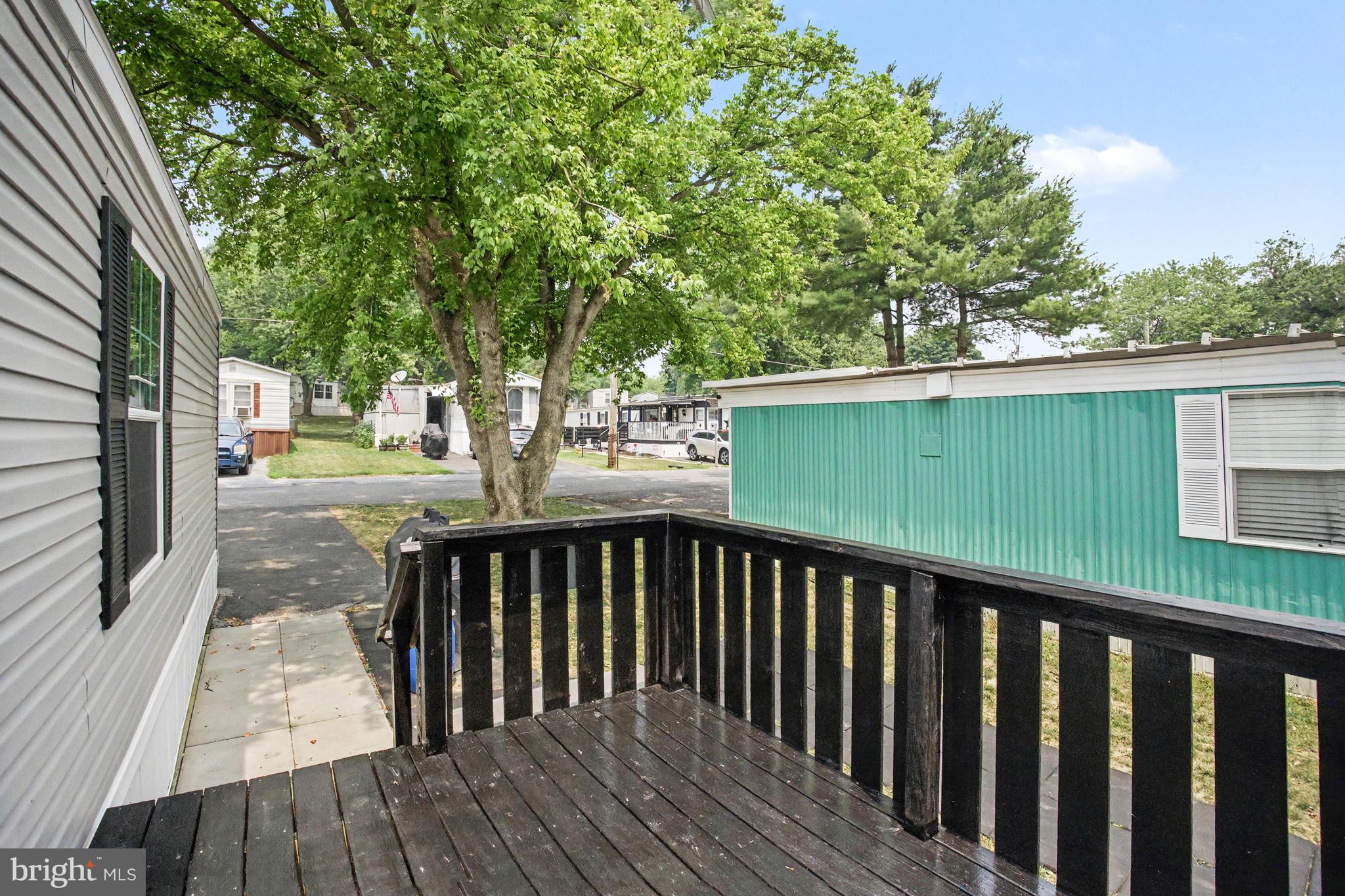 17 LEBANON VALLEY CT