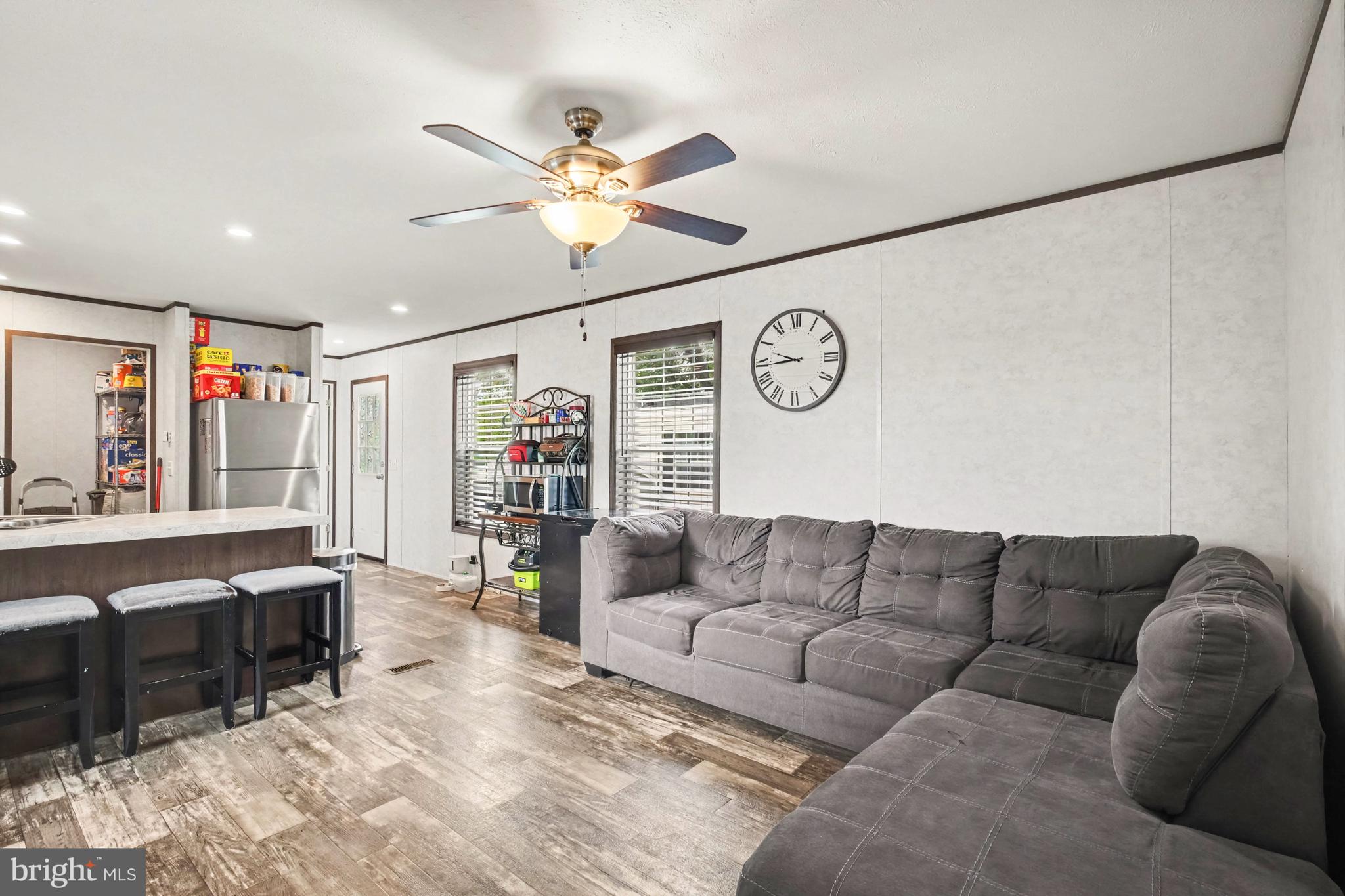 17 LEBANON VALLEY CT