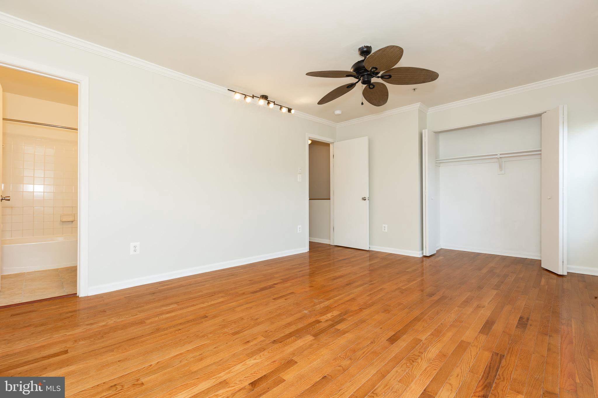 WILLOWS OF POTOMAC - Residential Lease