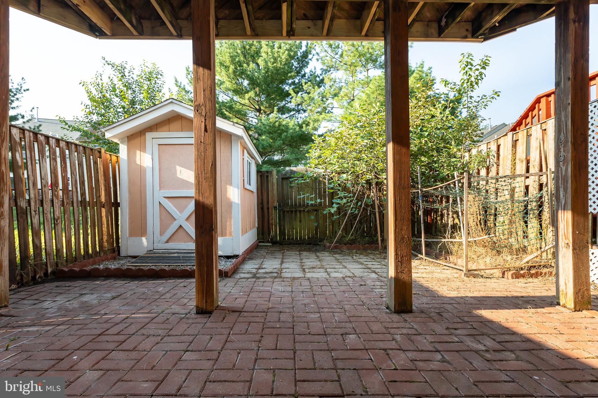 WILLOWS OF POTOMAC - Residential Lease