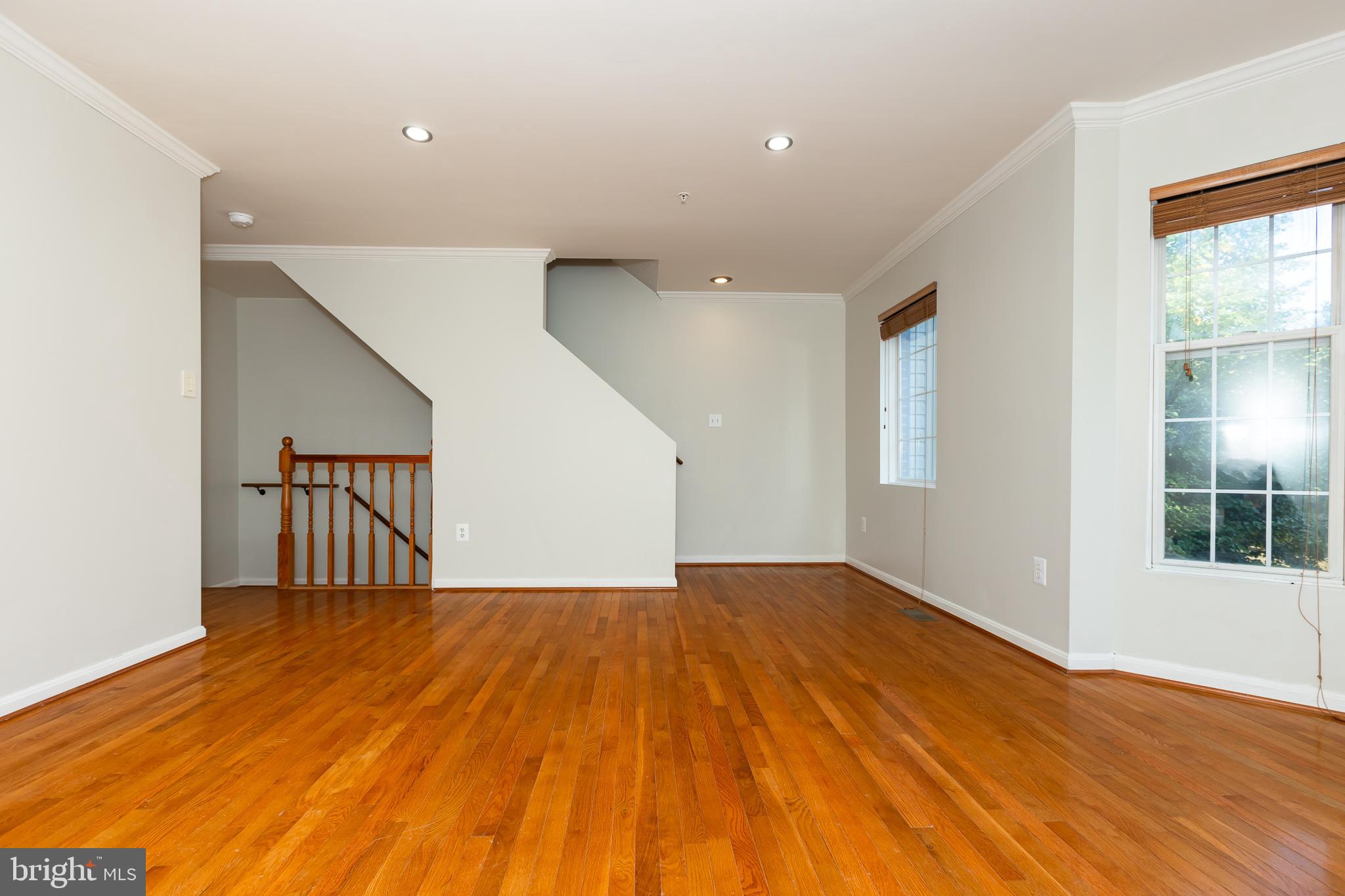 WILLOWS OF POTOMAC - Residential Lease