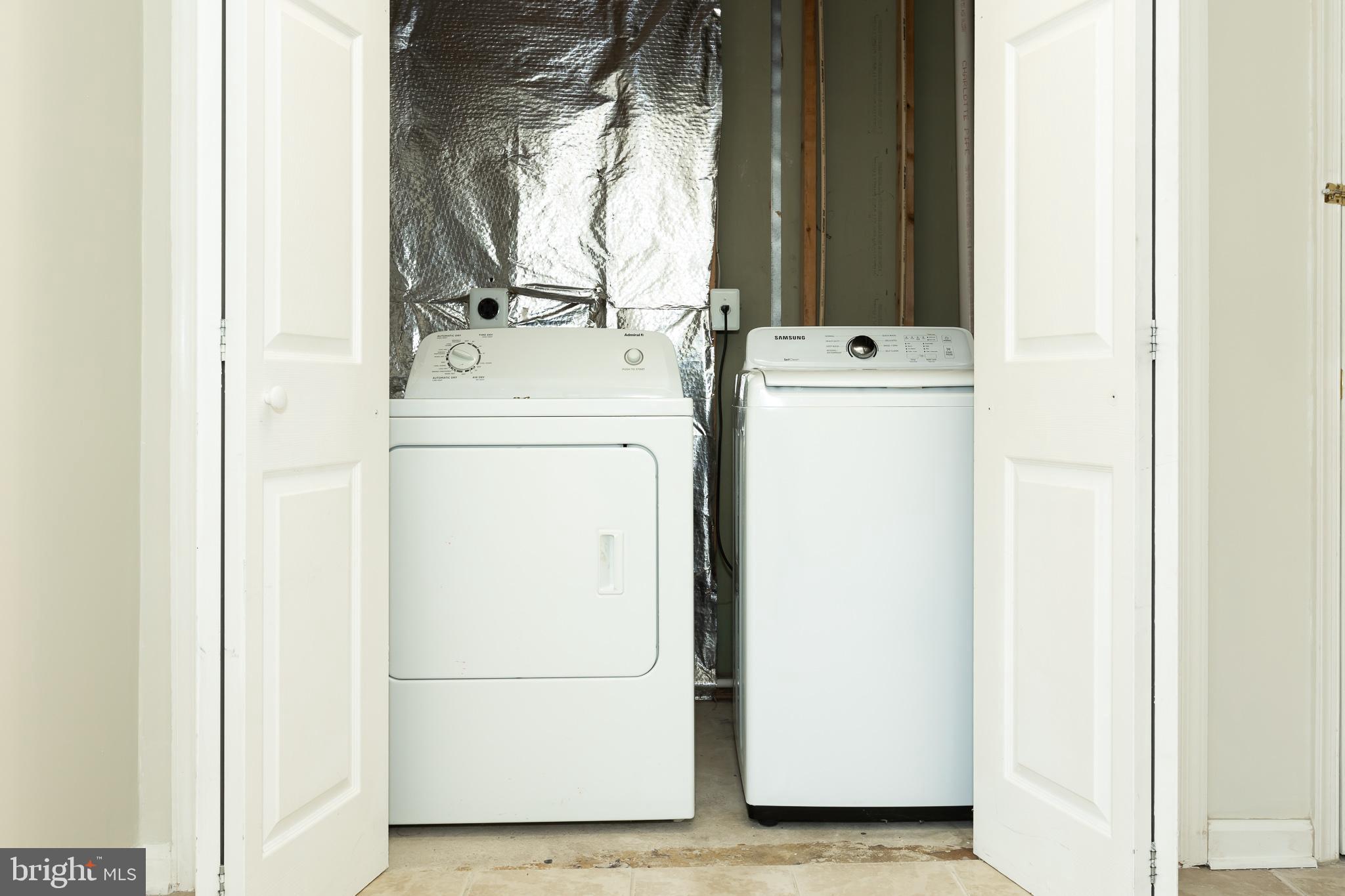 WILLOWS OF POTOMAC - Residential Lease