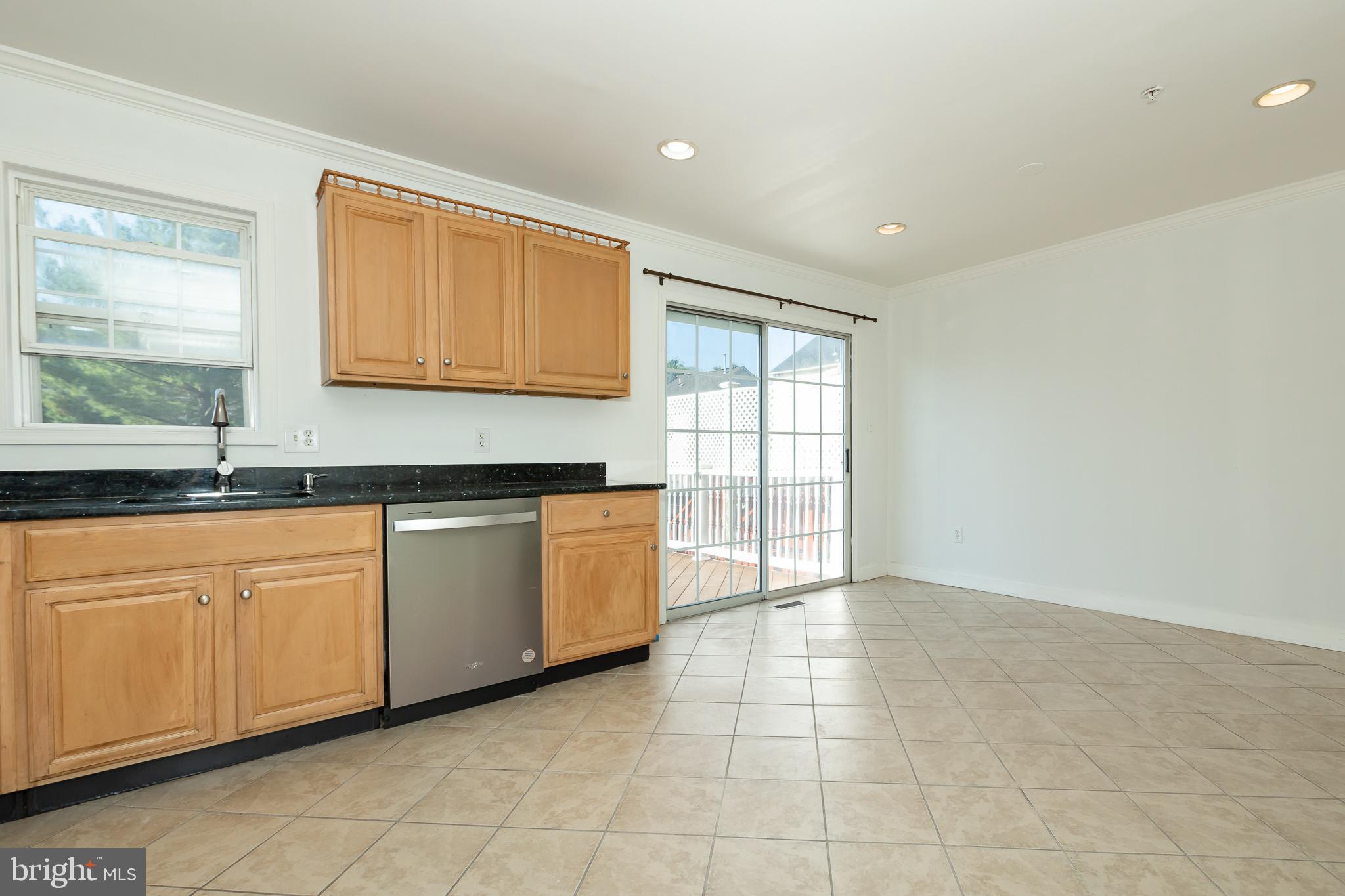 WILLOWS OF POTOMAC - Residential Lease