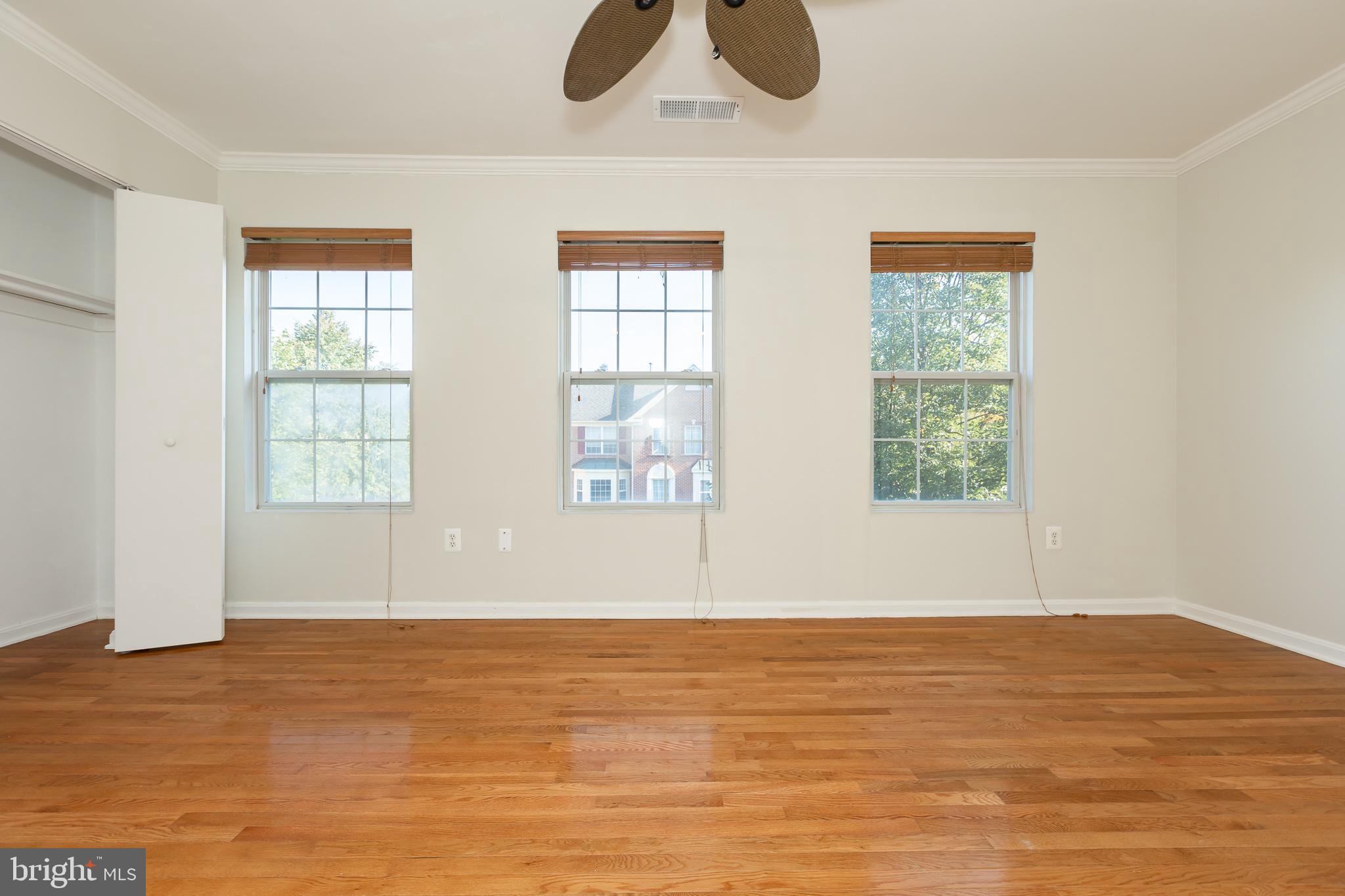 WILLOWS OF POTOMAC - Residential Lease