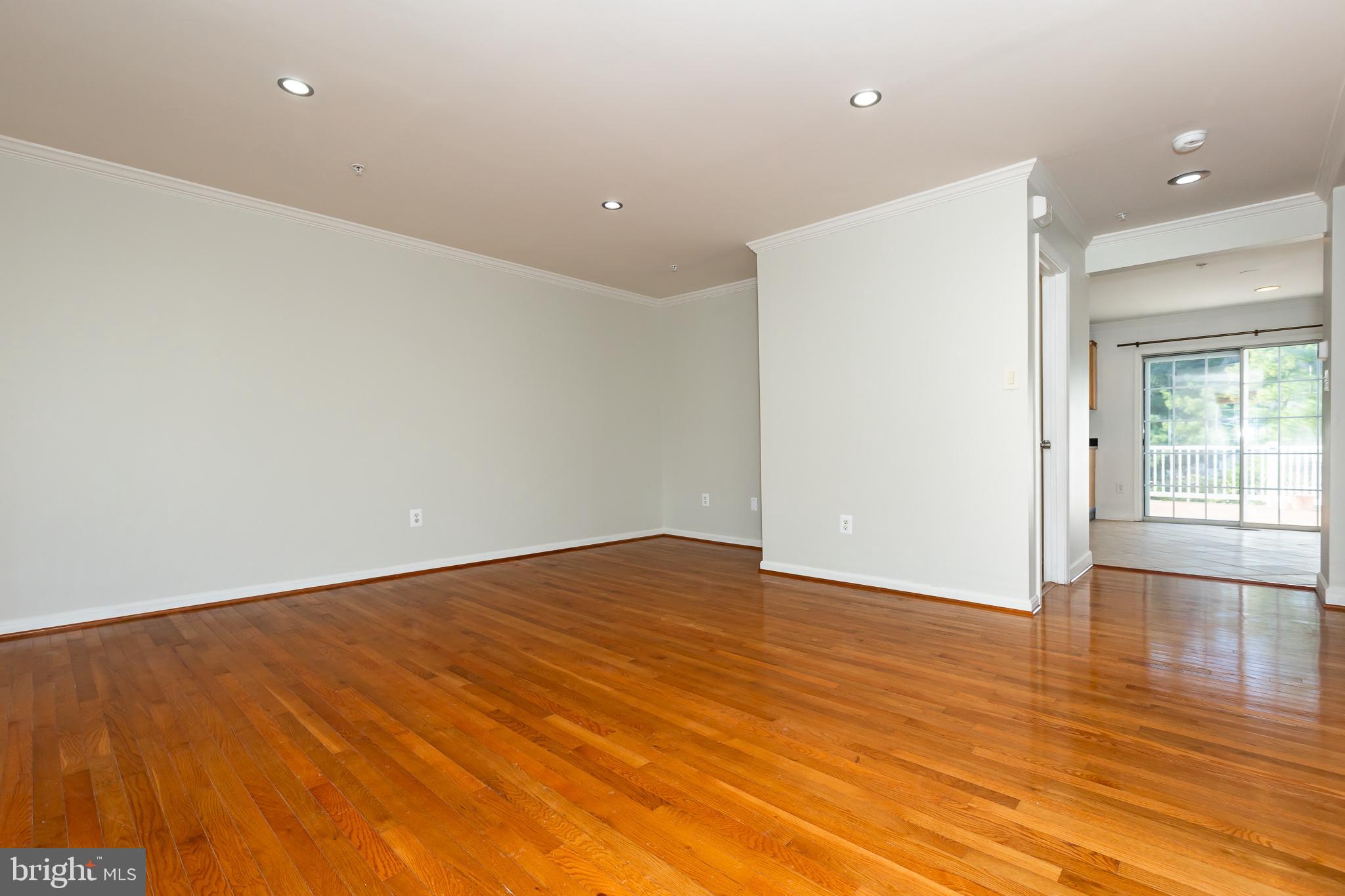 WILLOWS OF POTOMAC - Residential Lease