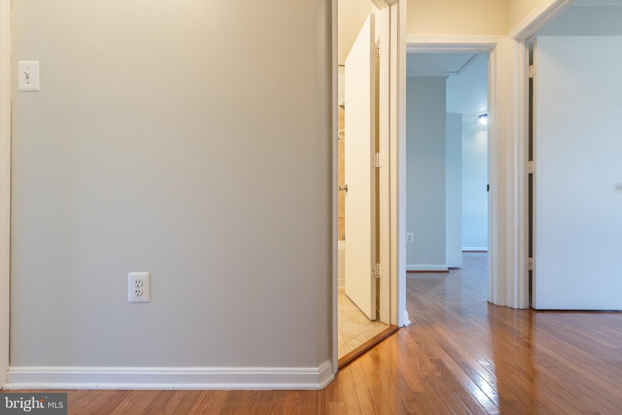 WILLOWS OF POTOMAC - Residential Lease