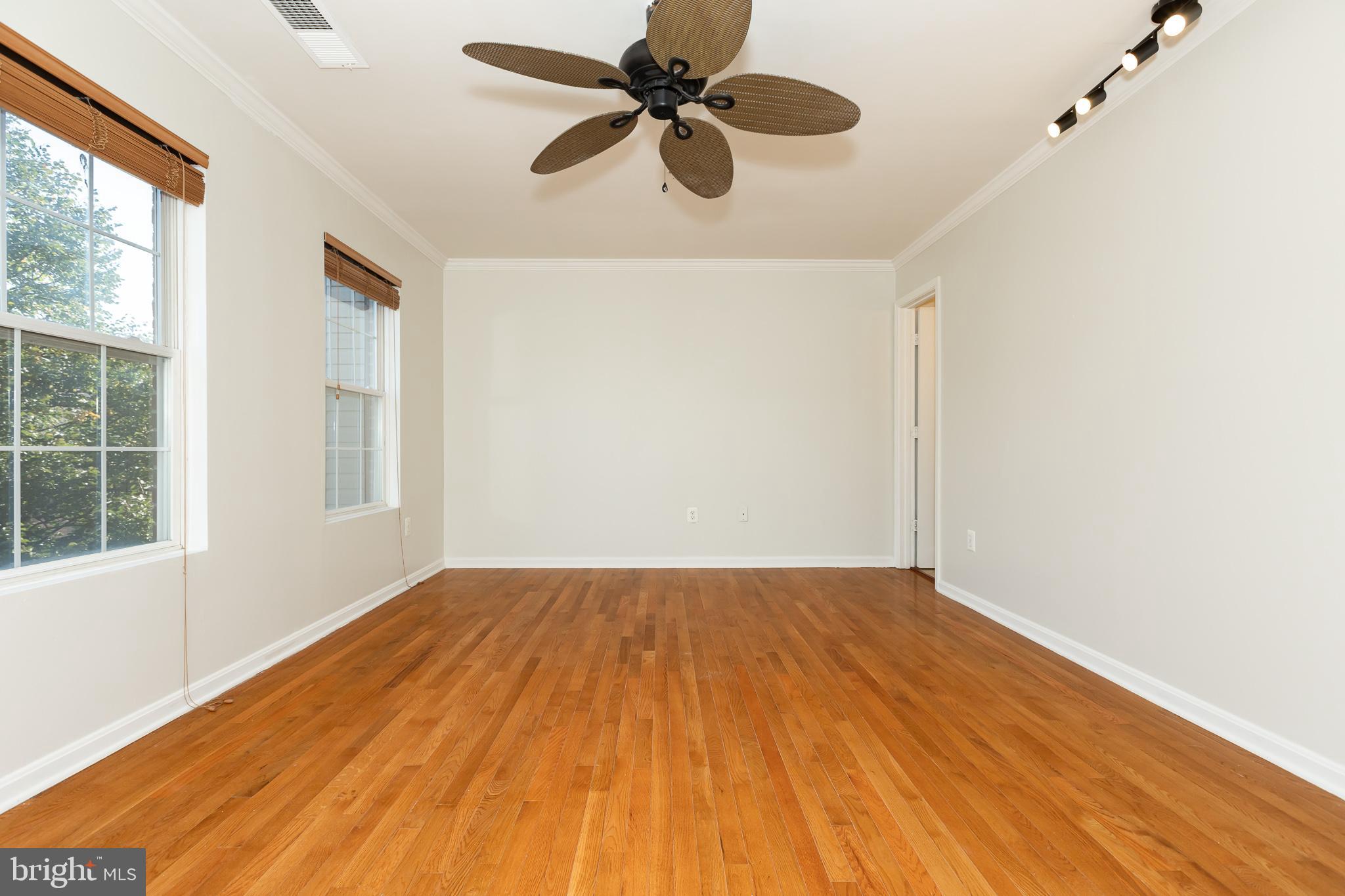 WILLOWS OF POTOMAC - Residential Lease