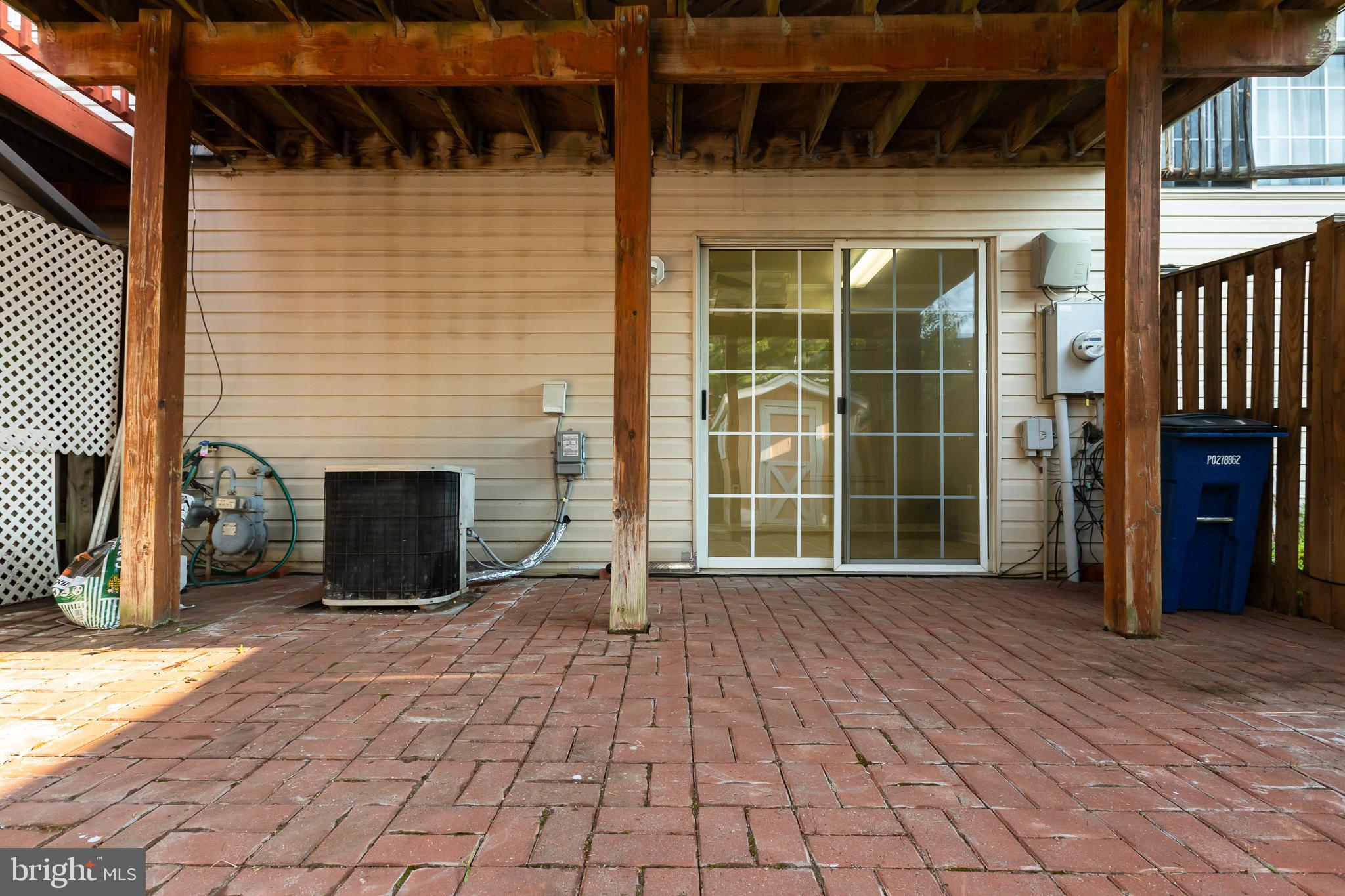 WILLOWS OF POTOMAC - Residential Lease