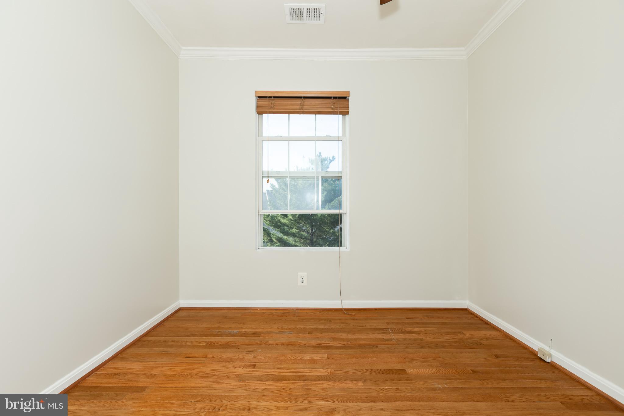 WILLOWS OF POTOMAC - Residential Lease