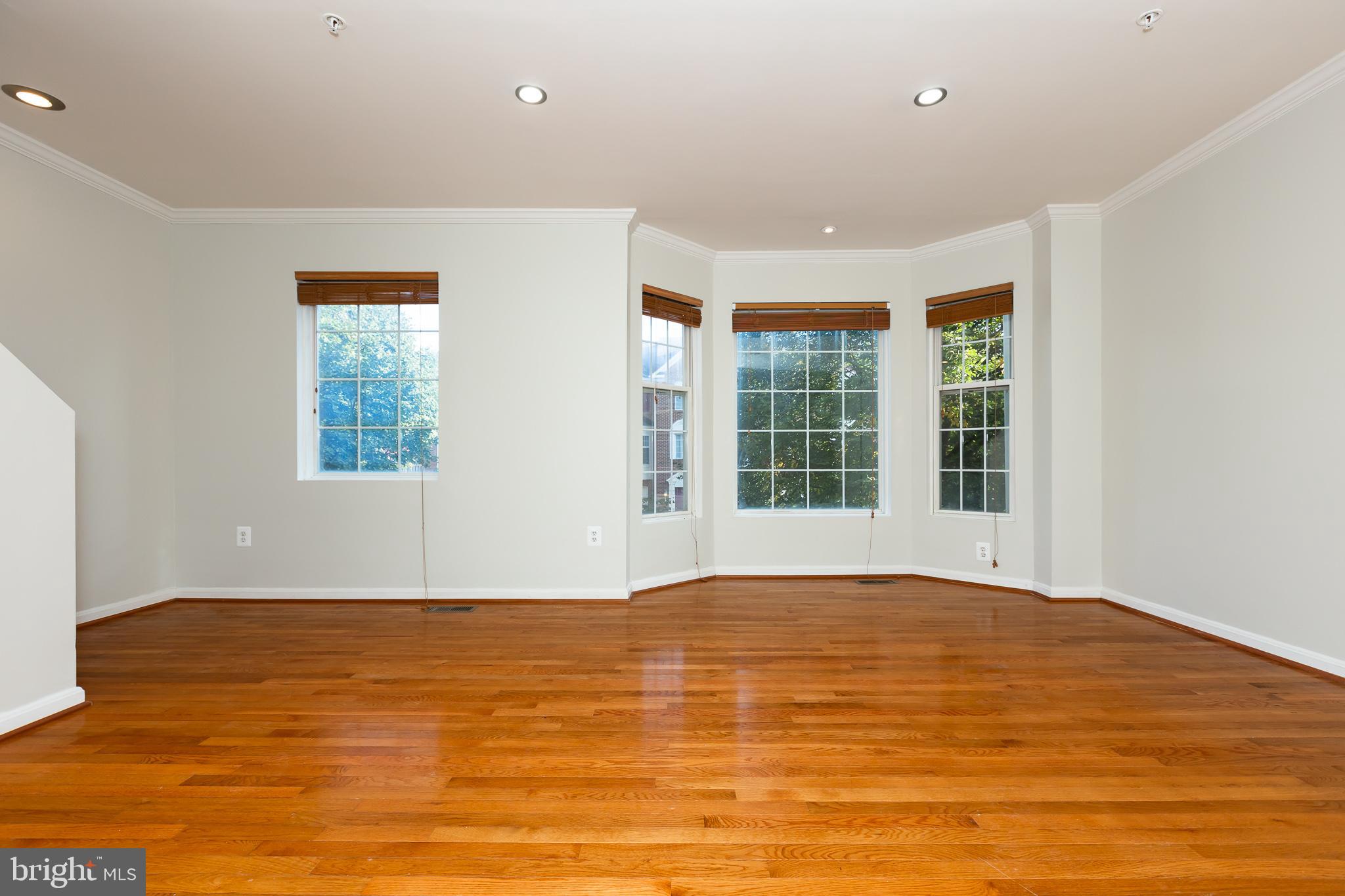 WILLOWS OF POTOMAC - Residential Lease