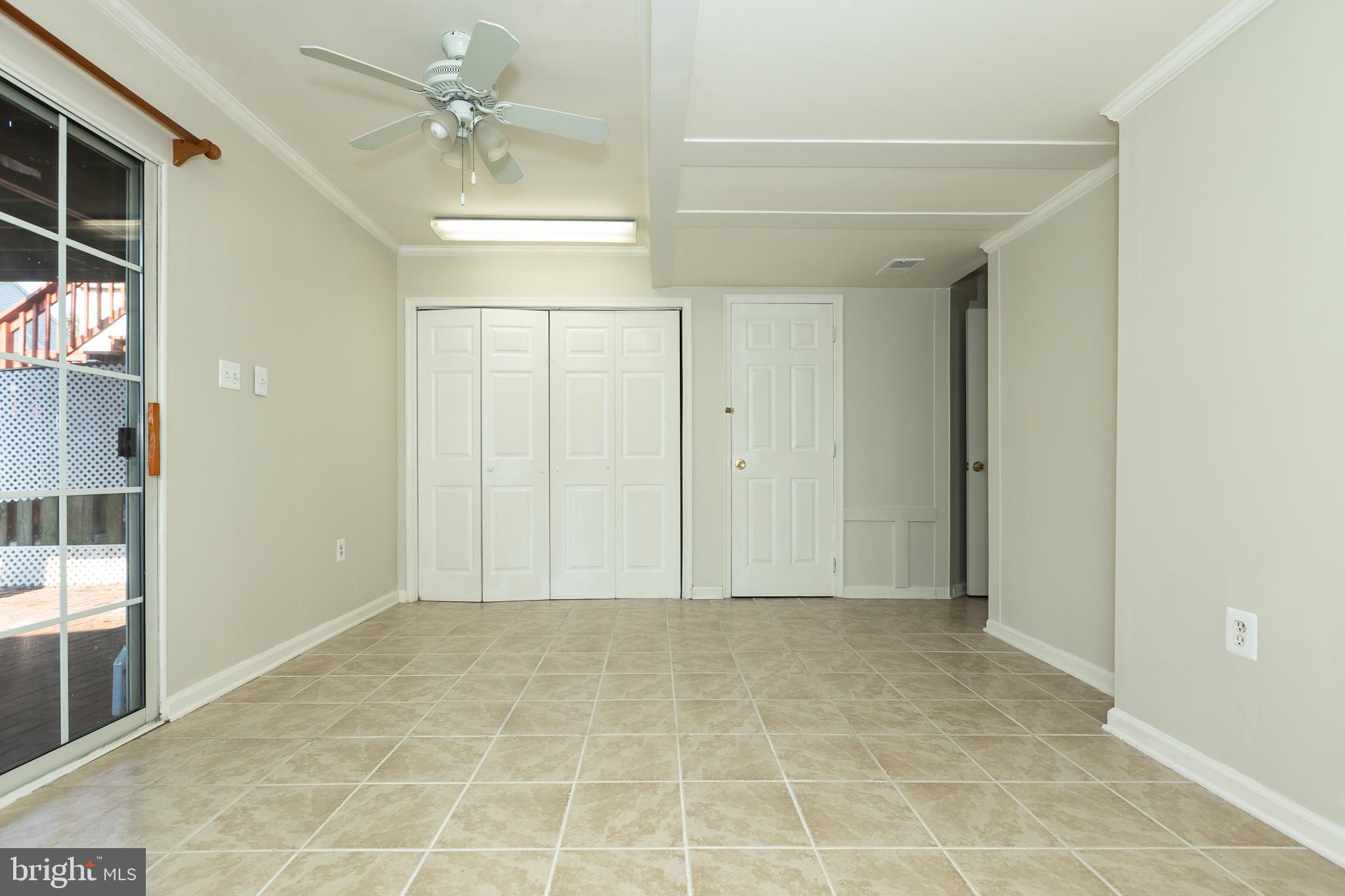 WILLOWS OF POTOMAC - Residential Lease