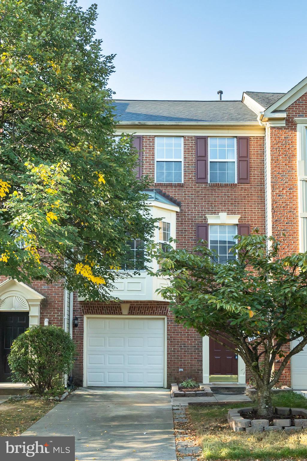 WILLOWS OF POTOMAC - Residential Lease