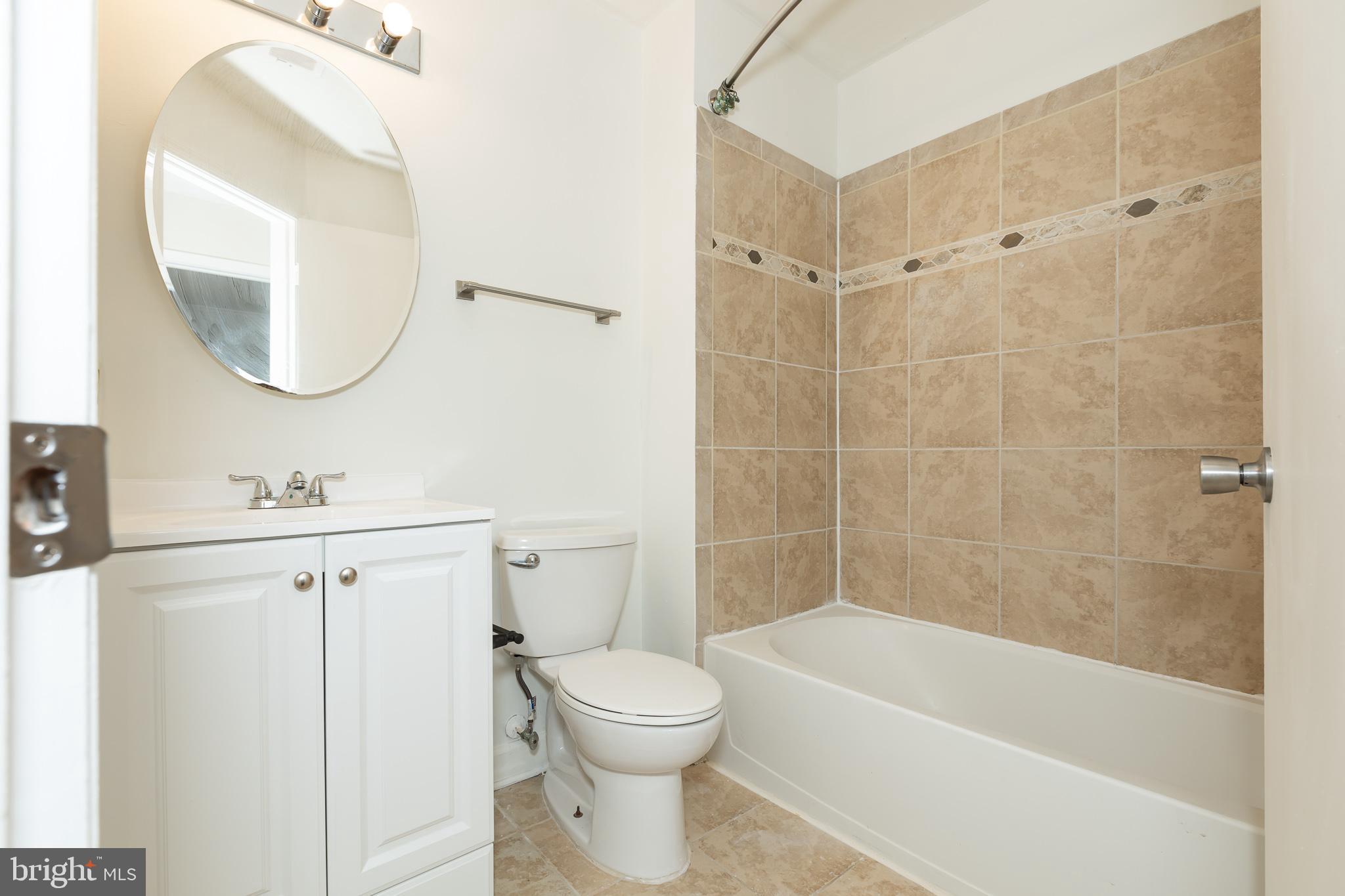 WILLOWS OF POTOMAC - Residential Lease