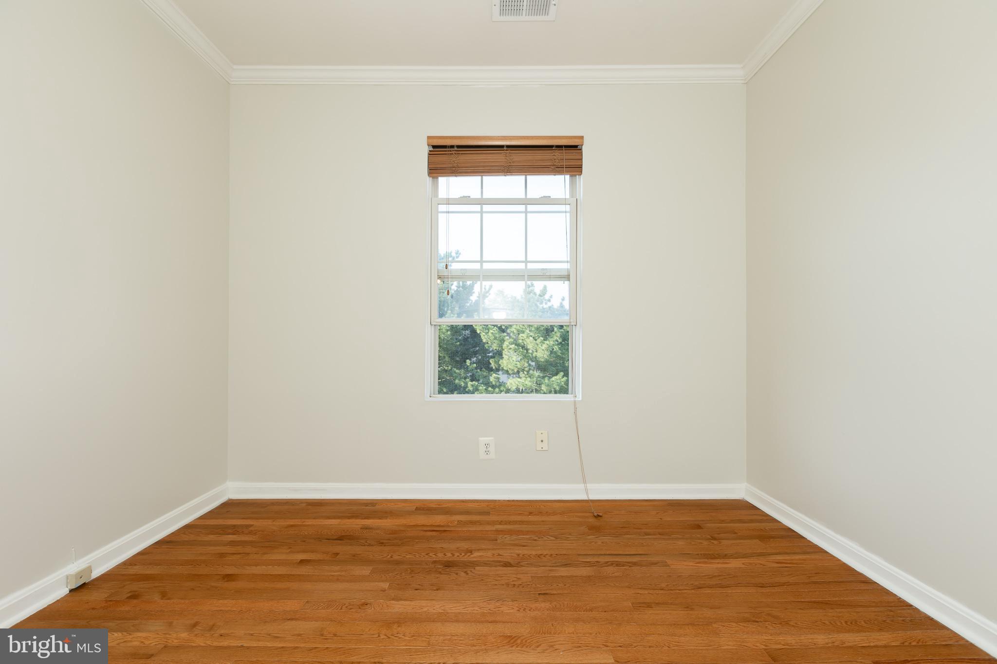 WILLOWS OF POTOMAC - Residential Lease