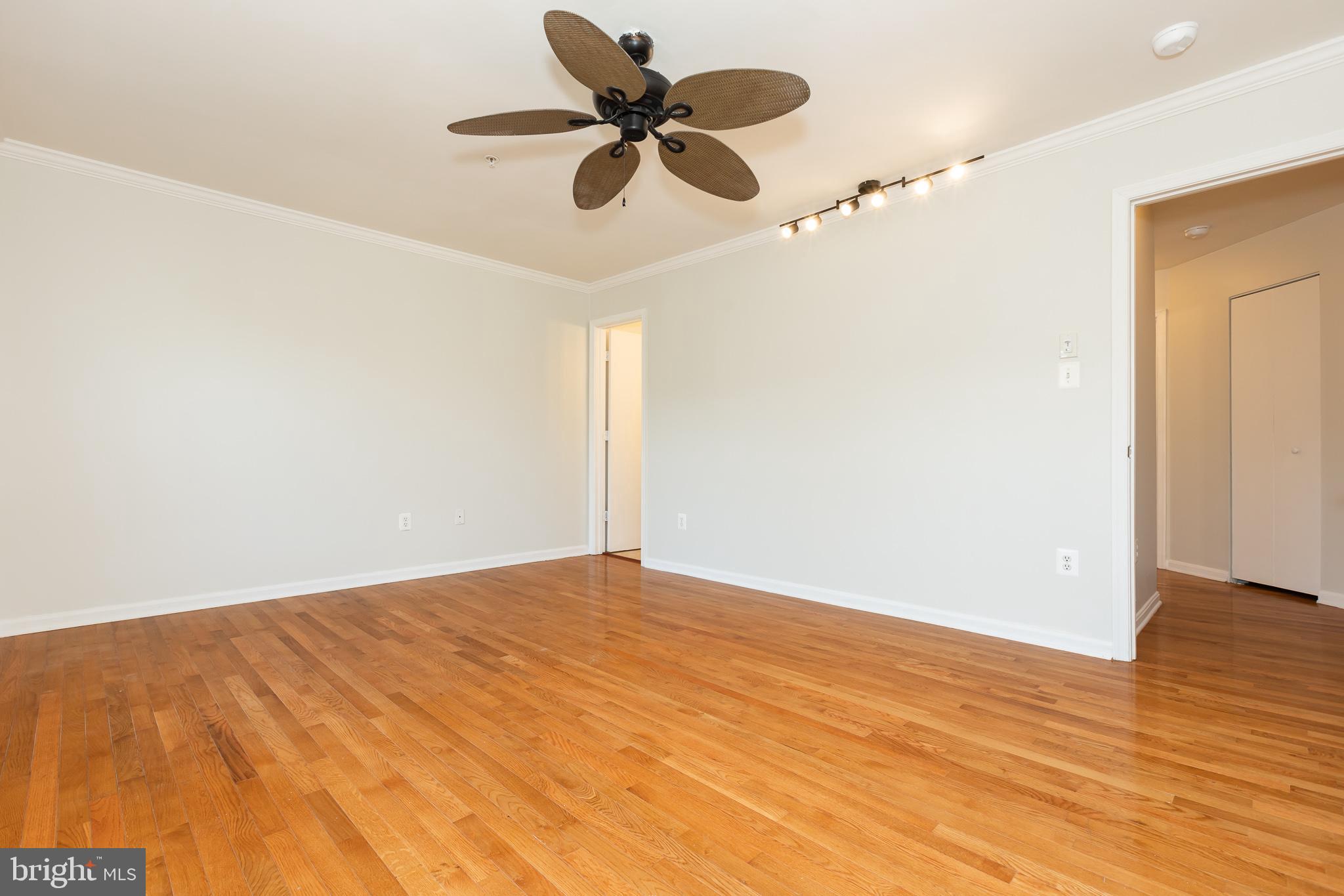 WILLOWS OF POTOMAC - Residential Lease