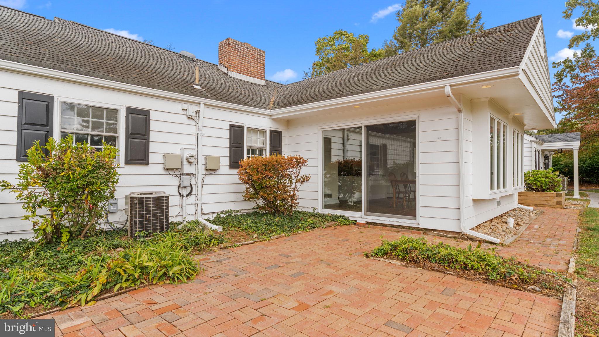 BUCKLAND VALLEY FA - Residential Lease