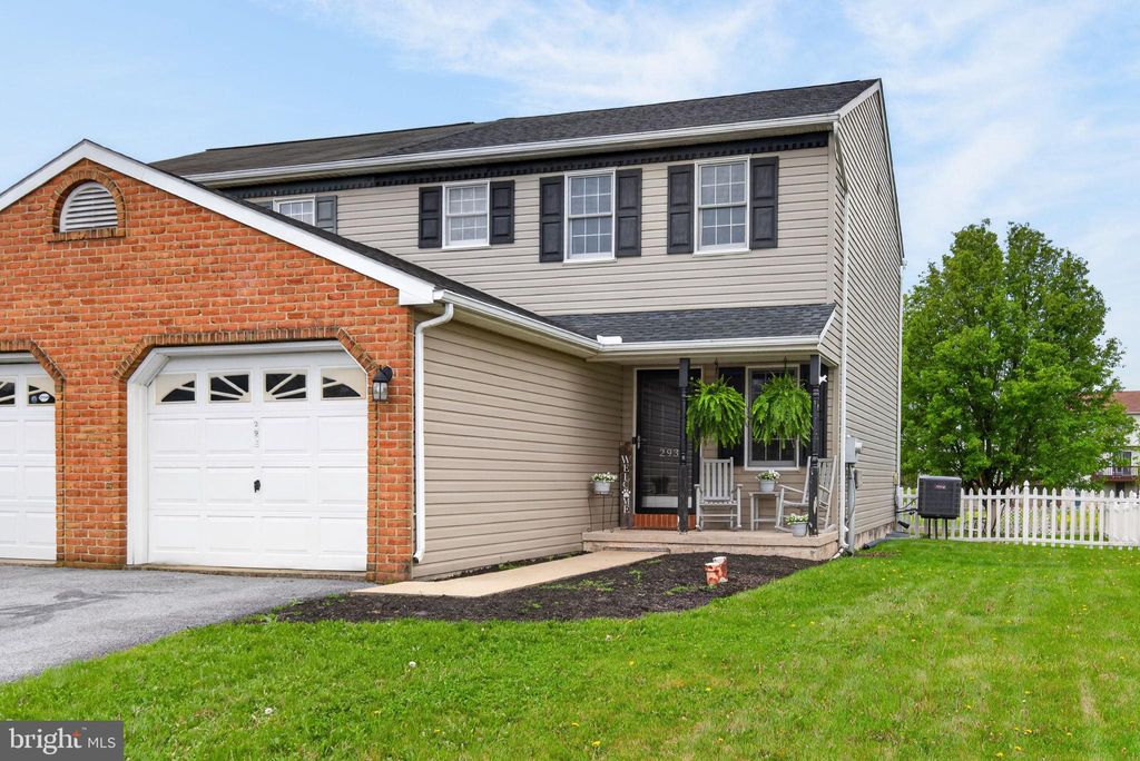 Photo of 293 Cindy Drive, JONESTOWN, PA 17038 (MLS # PALN2025760)