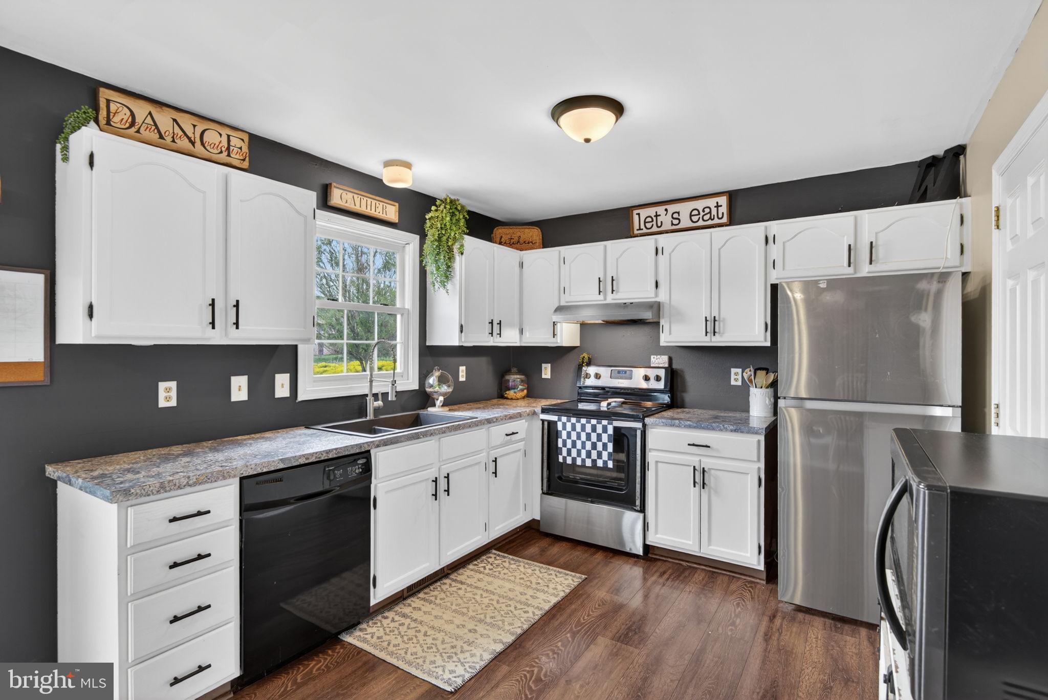 BROOK VIEW - Residential