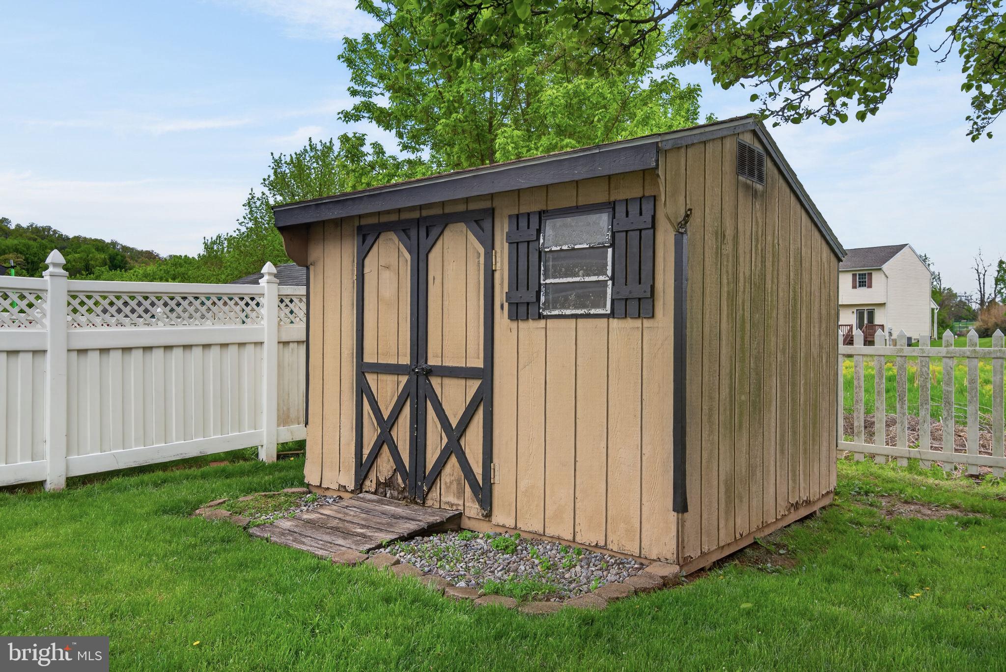 BROOK VIEW - Residential