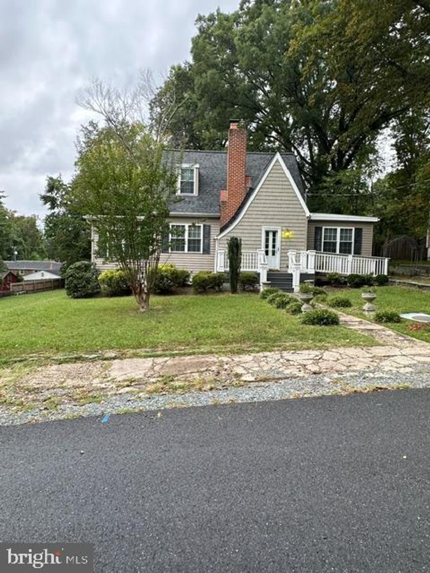 THIS HOME HAS BEEN REMODELED, INSIDE AND OUT. IT IS BEAUTIFUL. NEW HARDWOOD FLOORS AND CERAMIC TILE IN KITCHEN AND SUNROOM. ALL NEW KITCHEN, NEW CERAMIC FLOOR, CABINETS AND APPLIANCES.  NEW ROOF, HVAC SYSTEM, ELECT WIRING, DRYWALL, WINDOWS, BACK DECK, FRONT PORCH, HOT W/H, ALL NEW BATHROOMS, NEW INSIDE AND OUT DOORS, WIRED FOR PHONE AND CABLE, NEW GUTTERS AND DOWNSPOUTS. YOU WILL LOVE IT.