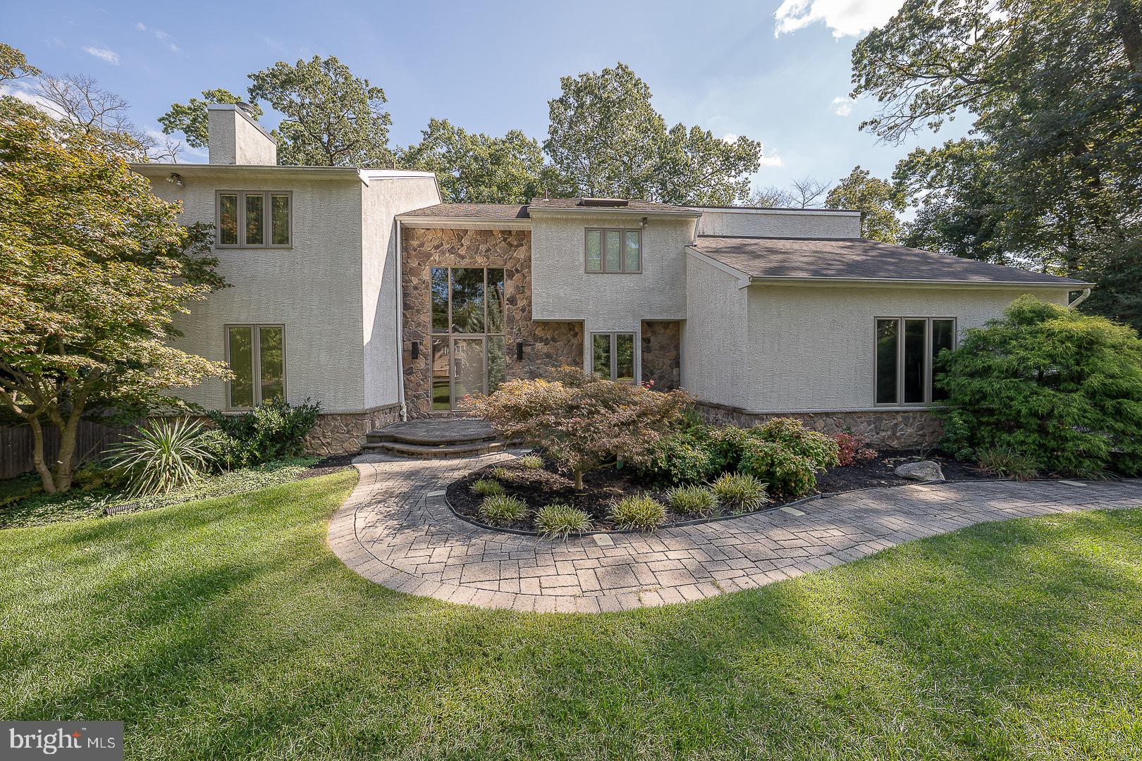 820 WEADLEY ROAD