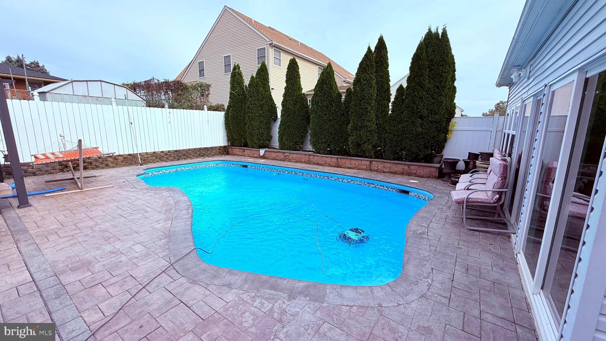 BUSTLETON - Residential