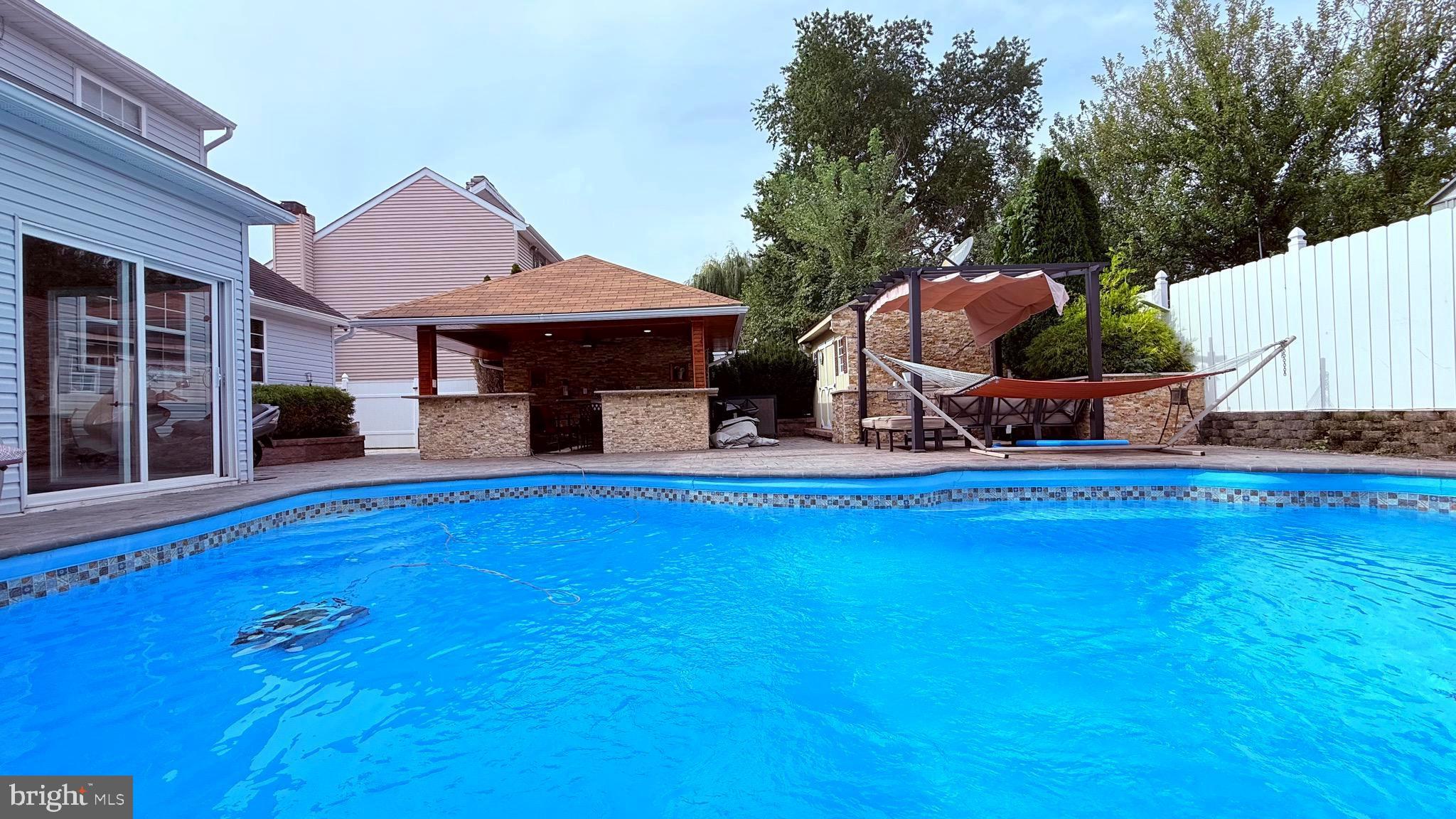 BUSTLETON - Residential