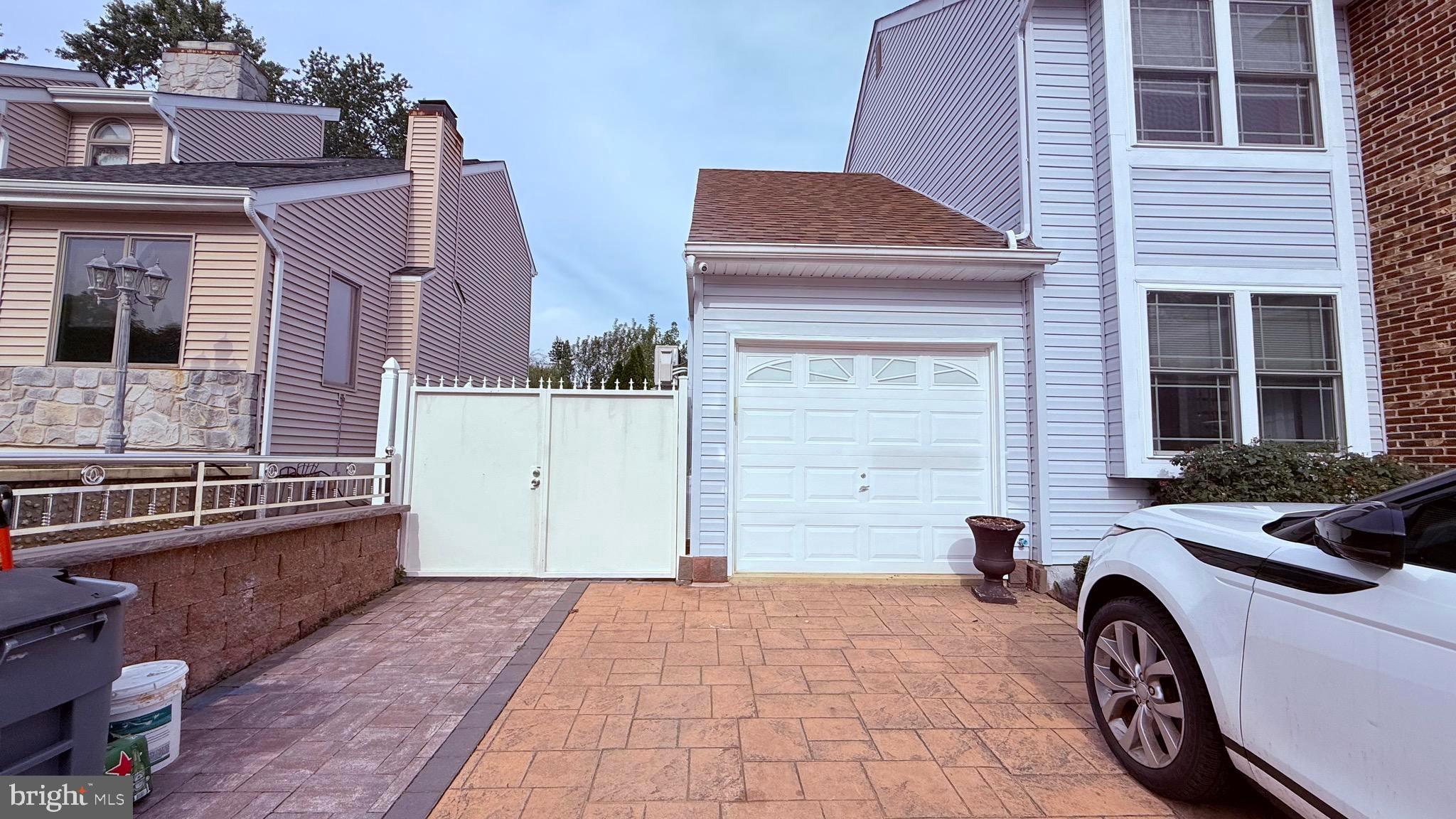 BUSTLETON - Residential