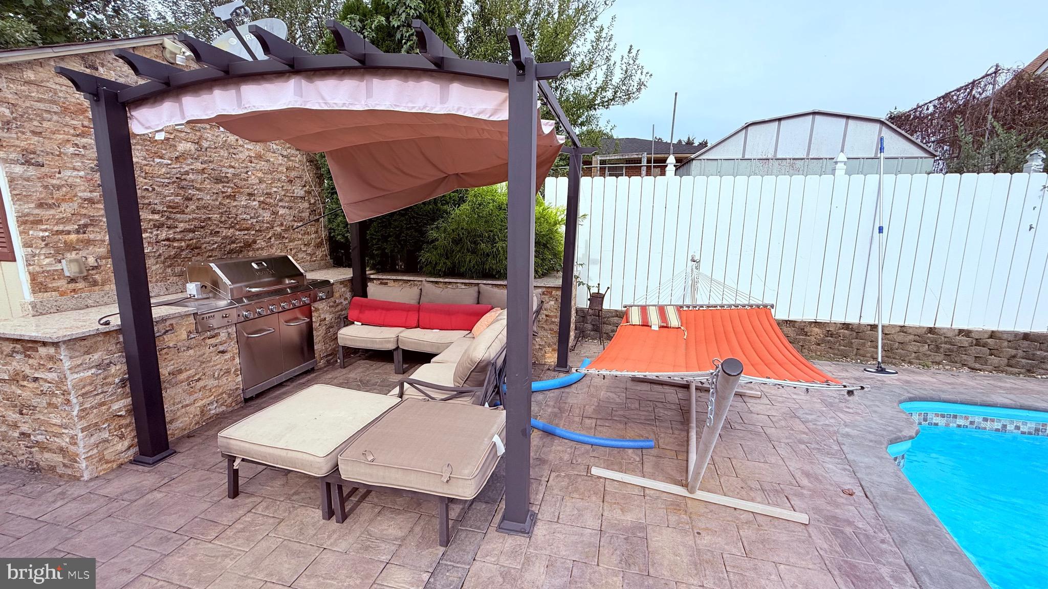 BUSTLETON - Residential