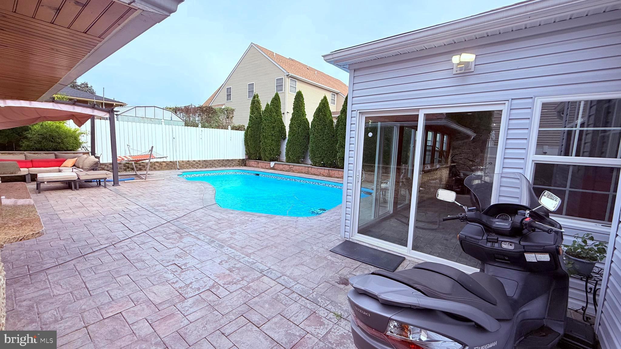 BUSTLETON - Residential