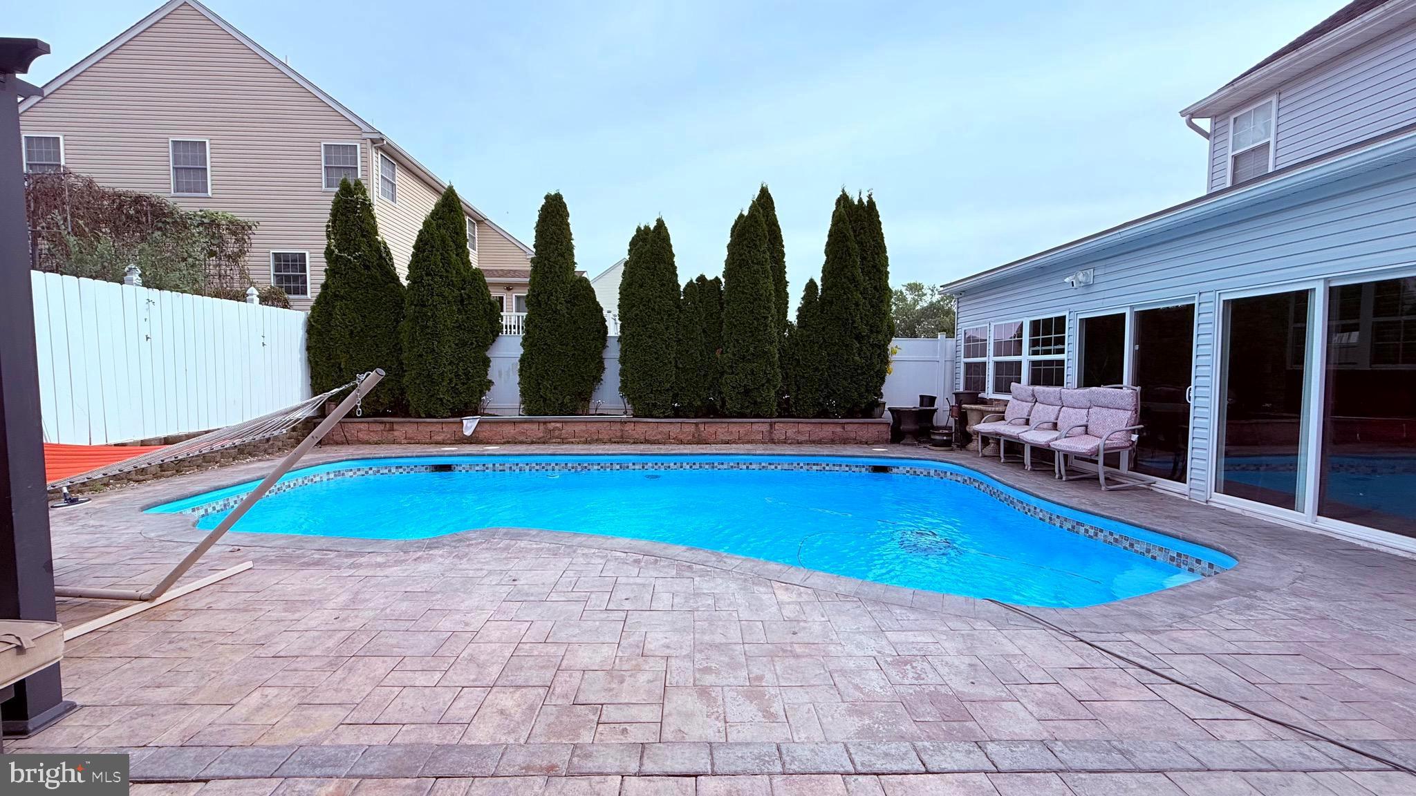 BUSTLETON - Residential