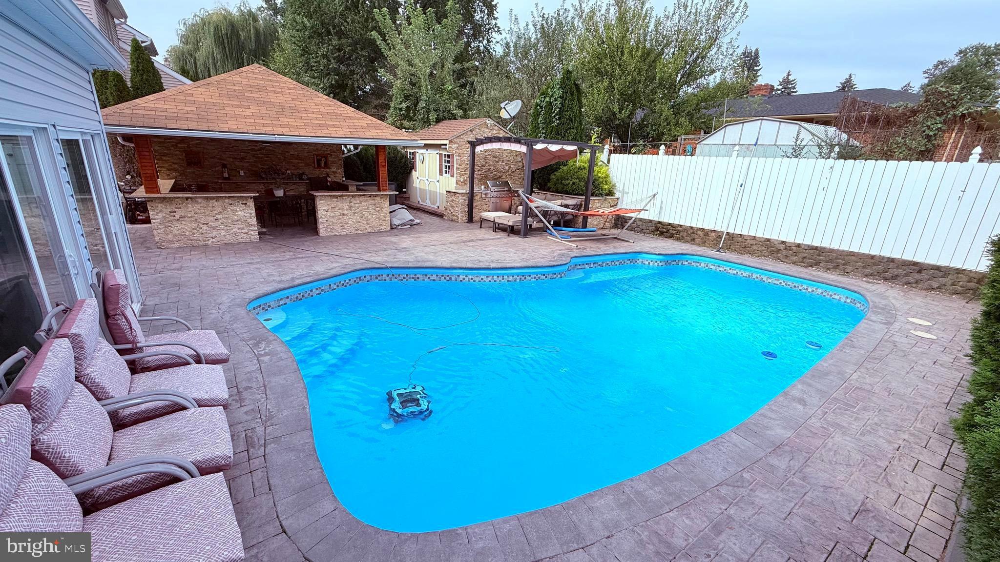 BUSTLETON - Residential