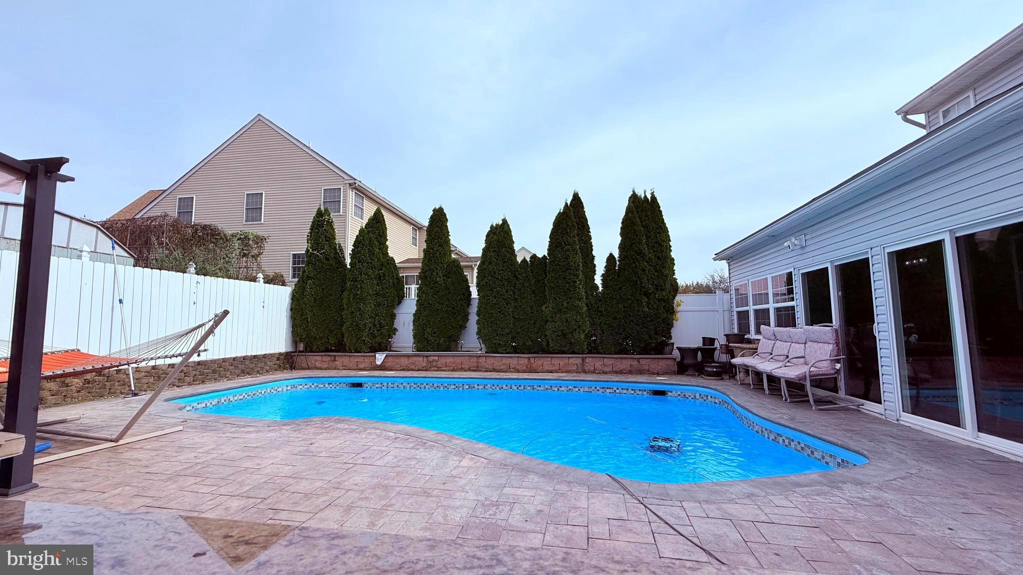 BUSTLETON - Residential