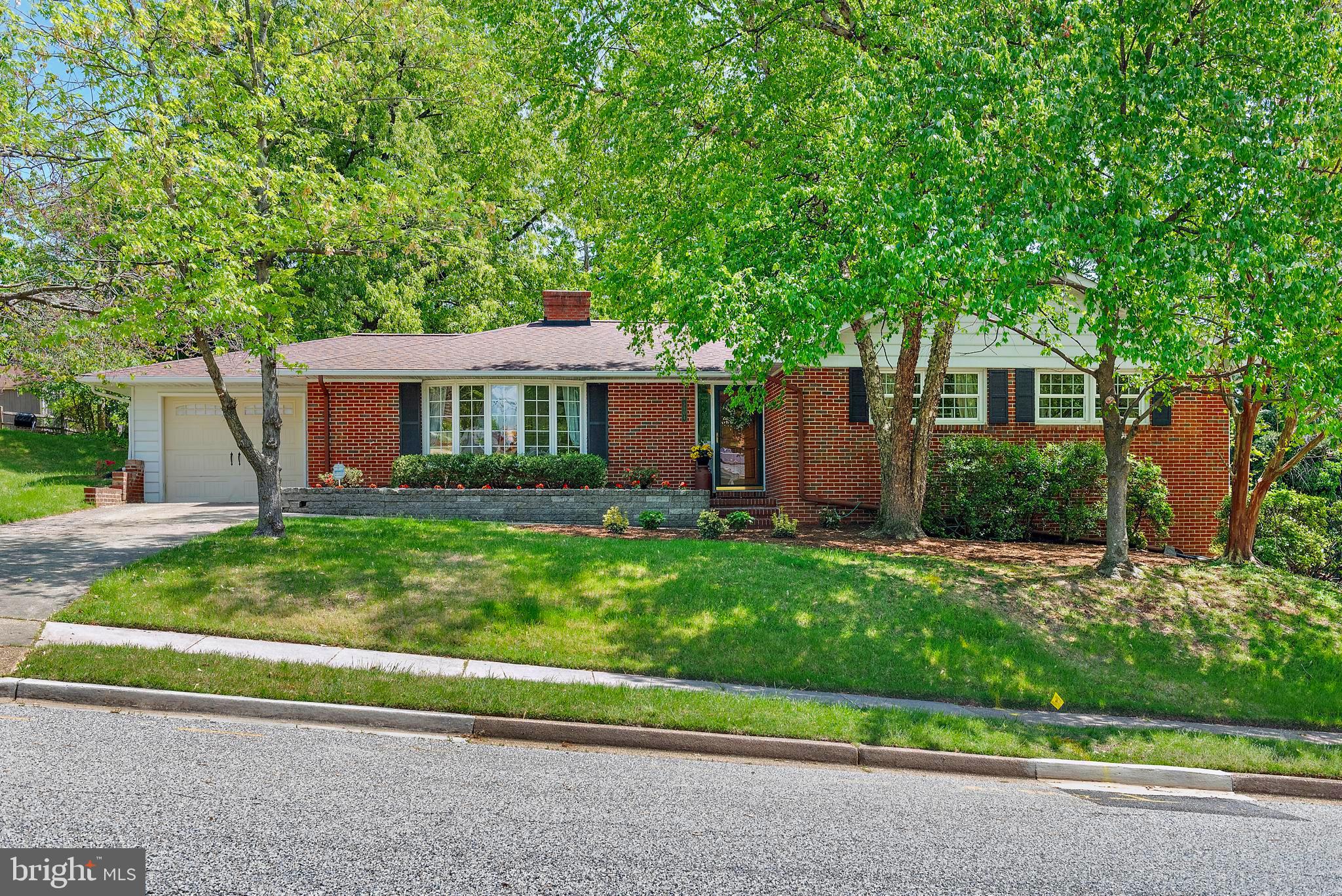 TWIN OAKS - Residential