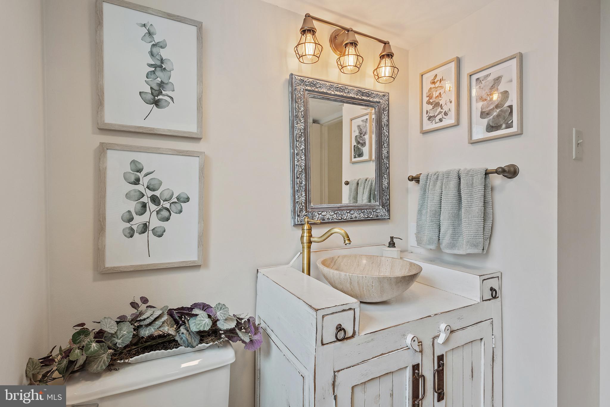 TWIN OAKS - Residential