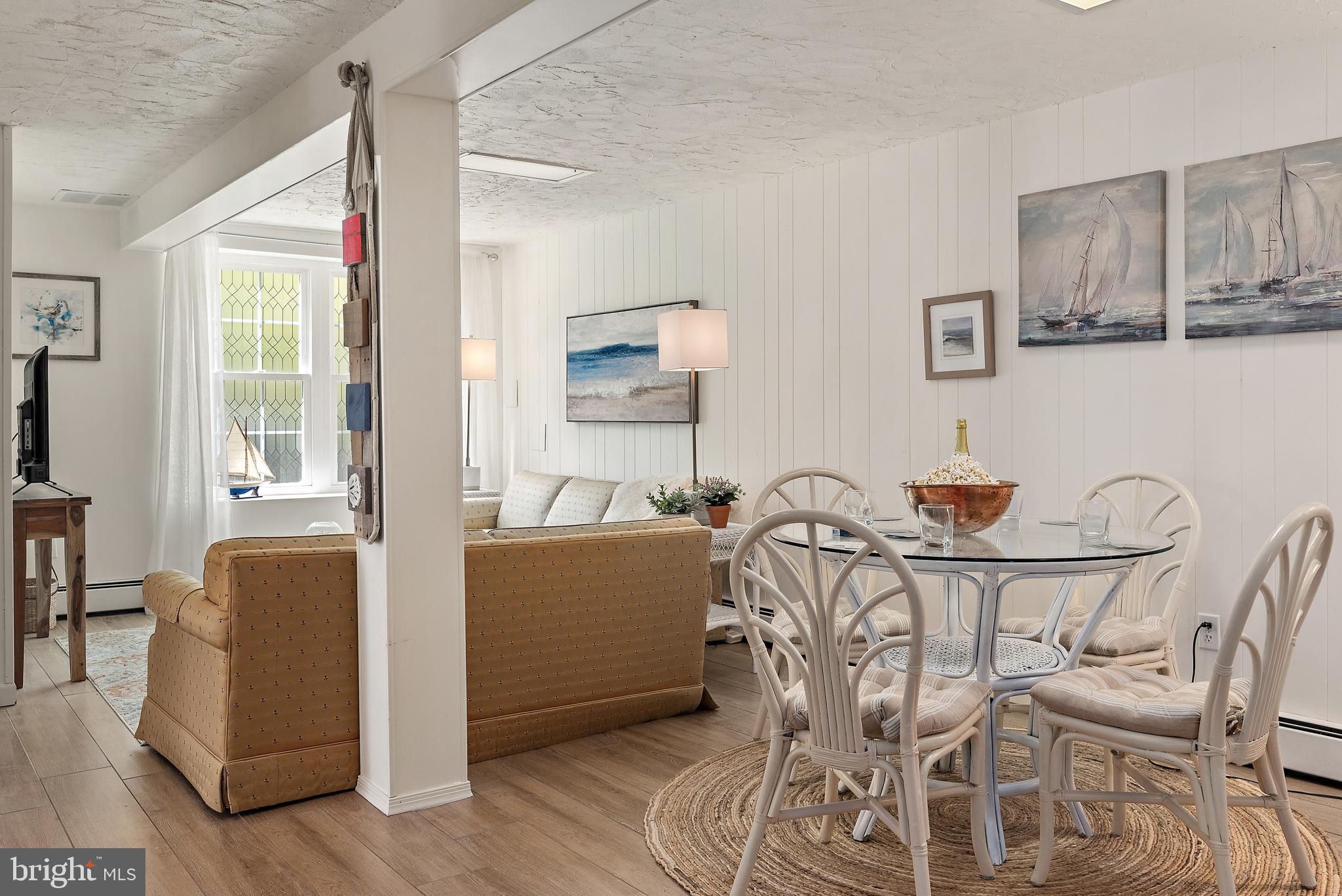 TWIN OAKS - Residential