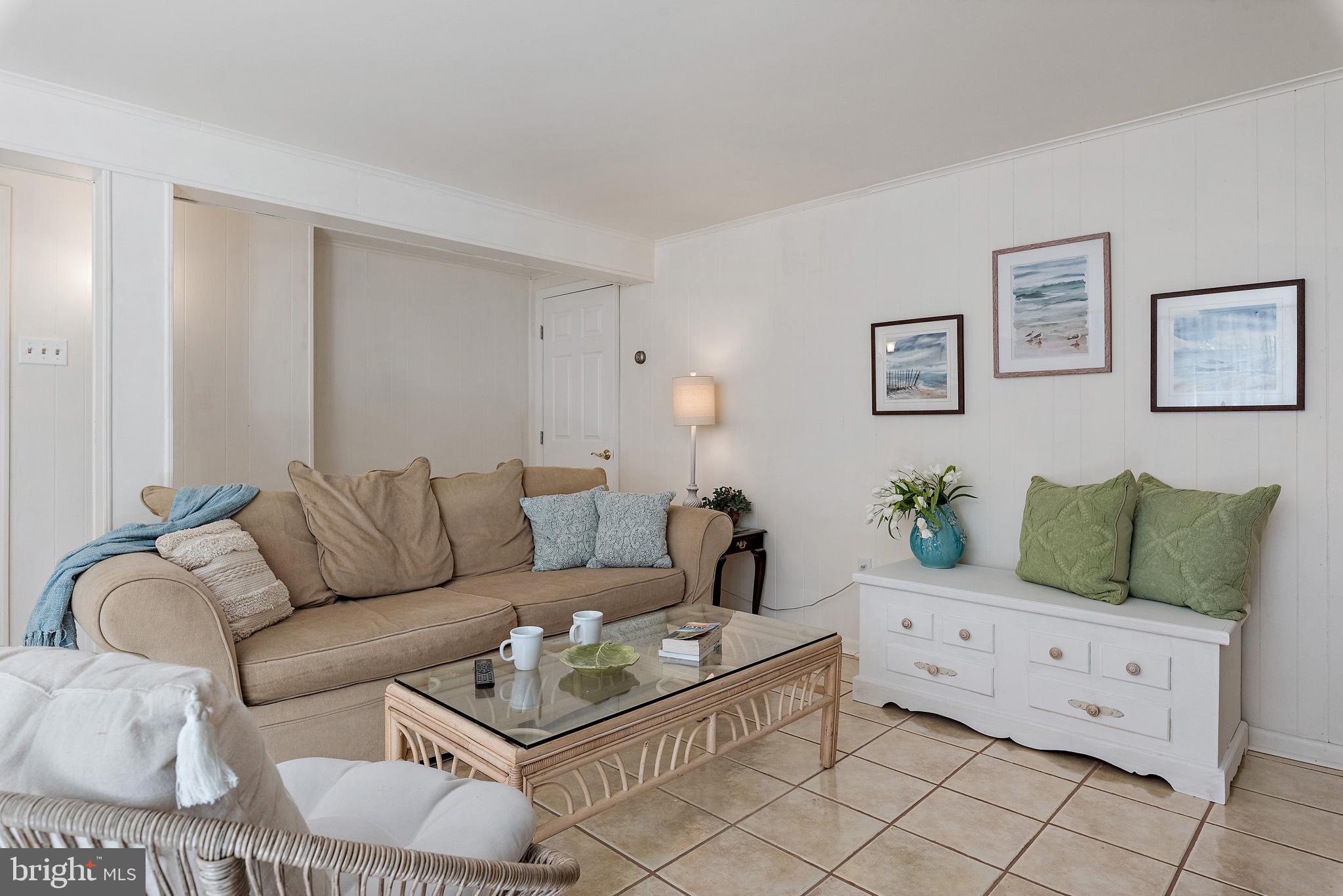 TWIN OAKS - Residential