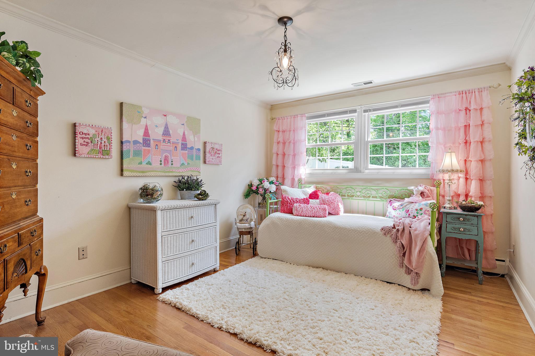 TWIN OAKS - Residential