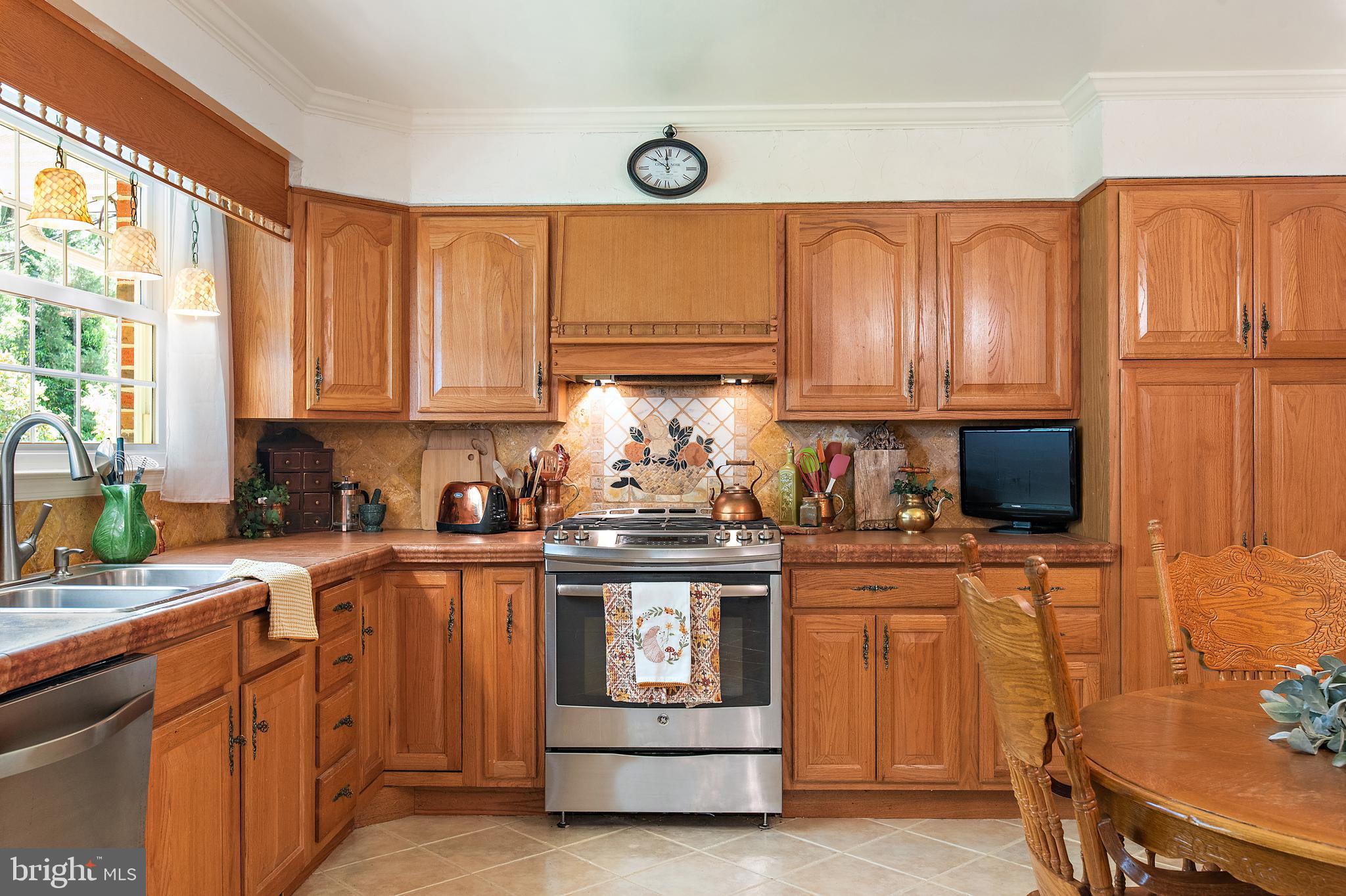 TWIN OAKS - Residential