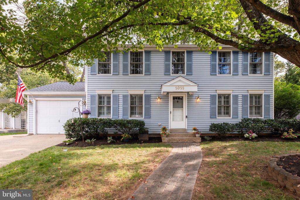 Photo of 5055 Kenerson Drive, FAIRFAX, VA 22032 (MLS # VAFX2270300)